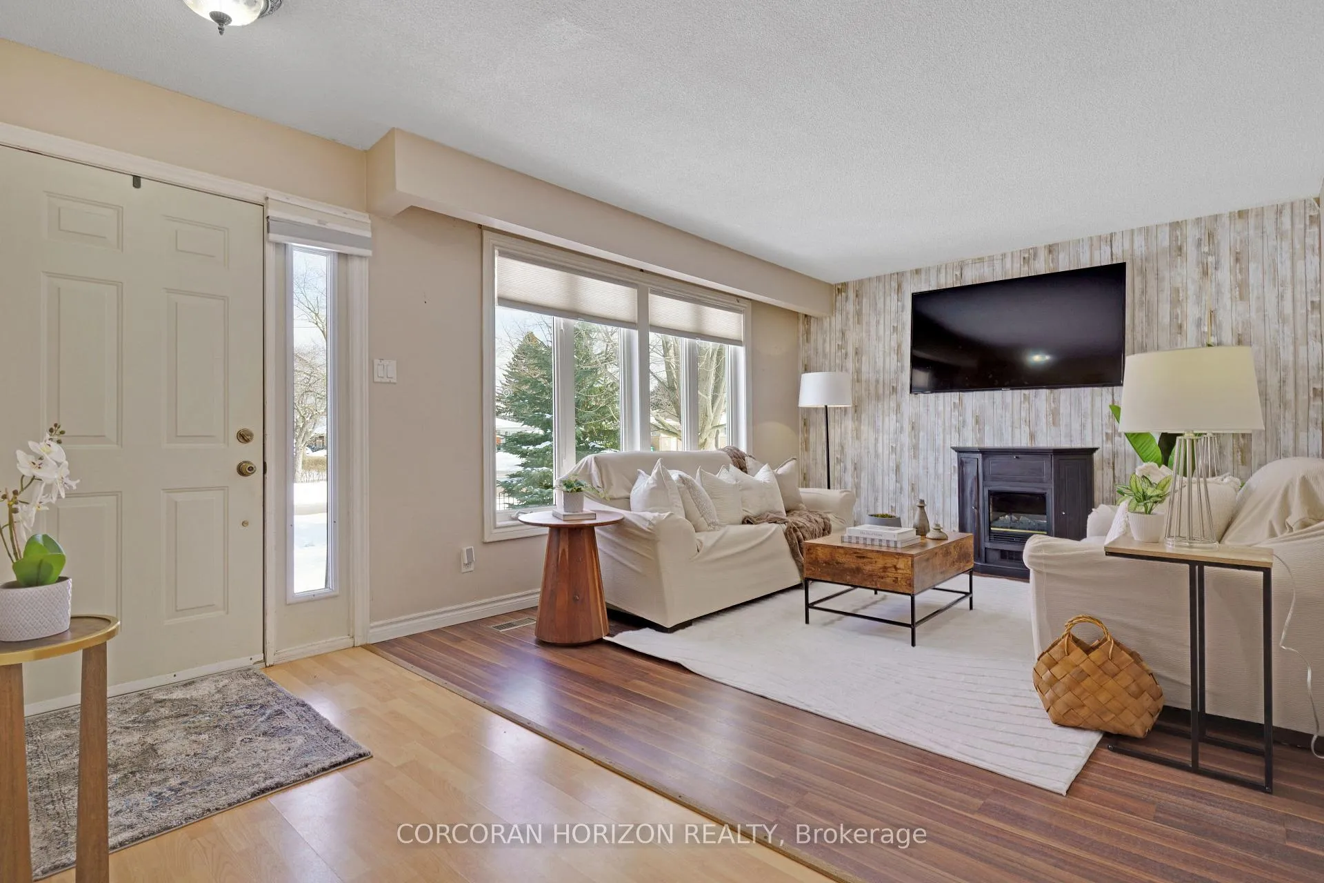 Photo 4 of 69 Eagen Drive, Kitchener — HOMEH