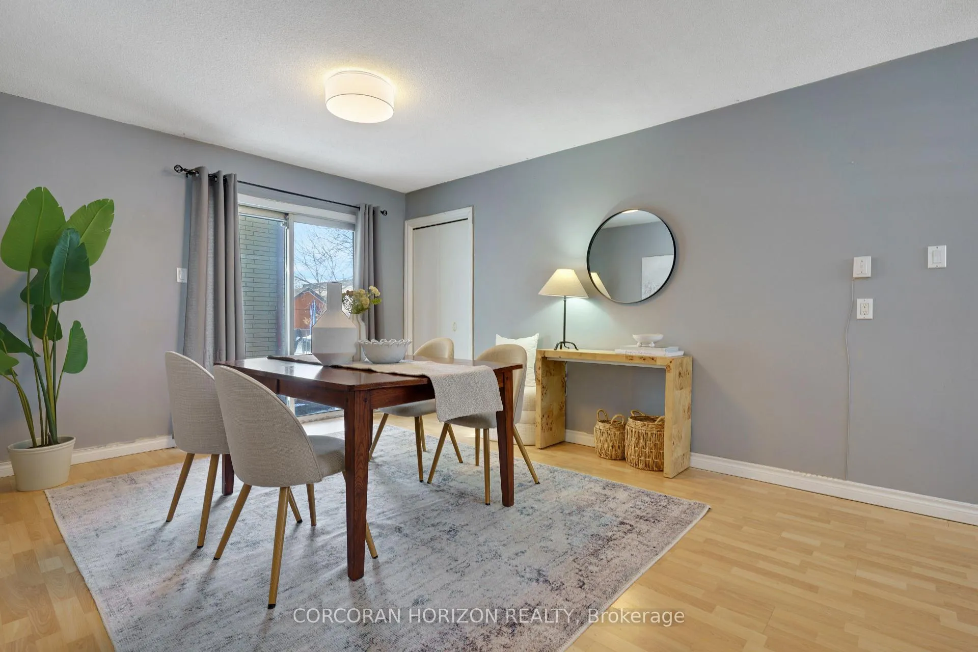 Photo 10 of 69 Eagen Drive, Kitchener — HOMEH