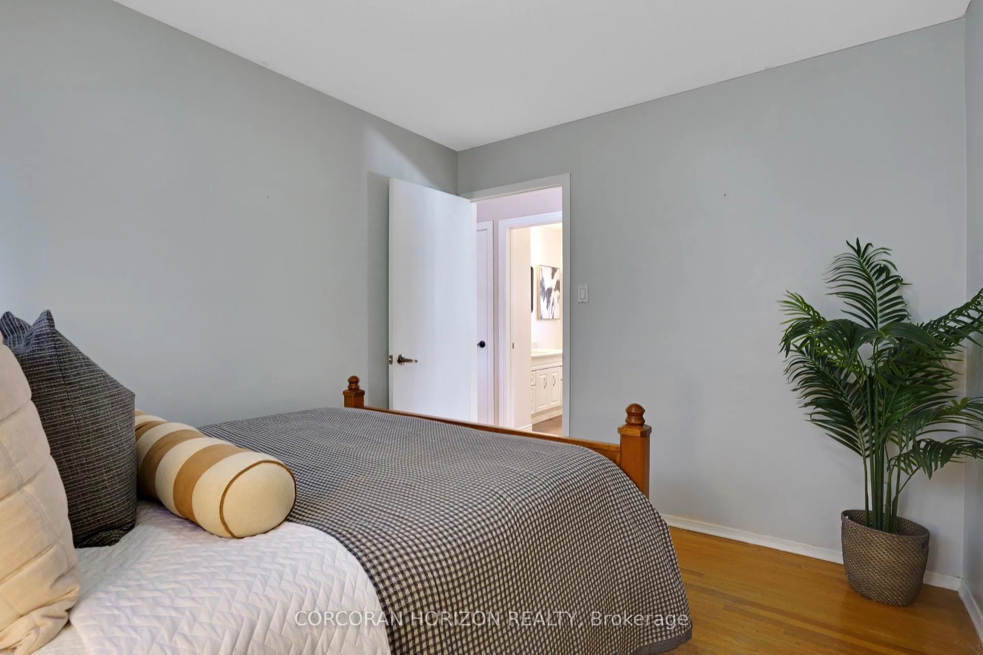 Photo 21 of 69 Eagen Drive, Kitchener — HOMEH