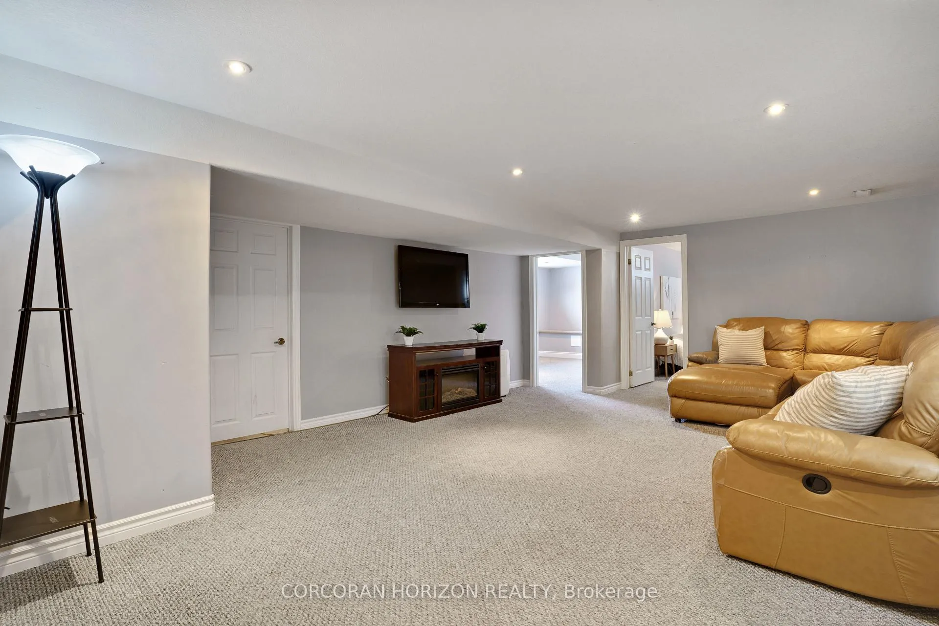 Photo 23 of 69 Eagen Drive, Kitchener — HOMEH
