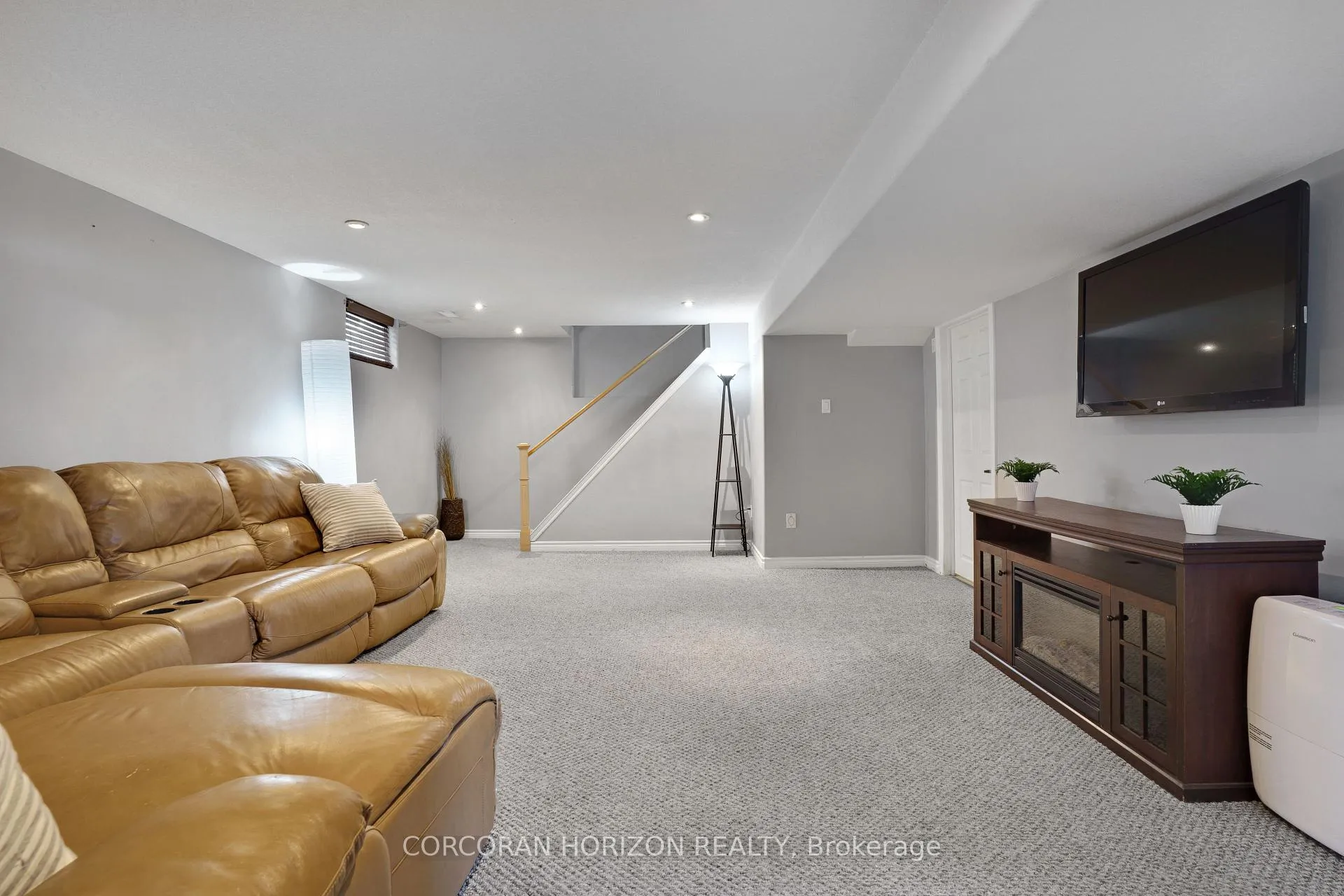 Photo 26 of 69 Eagen Drive, Kitchener — HOMEH