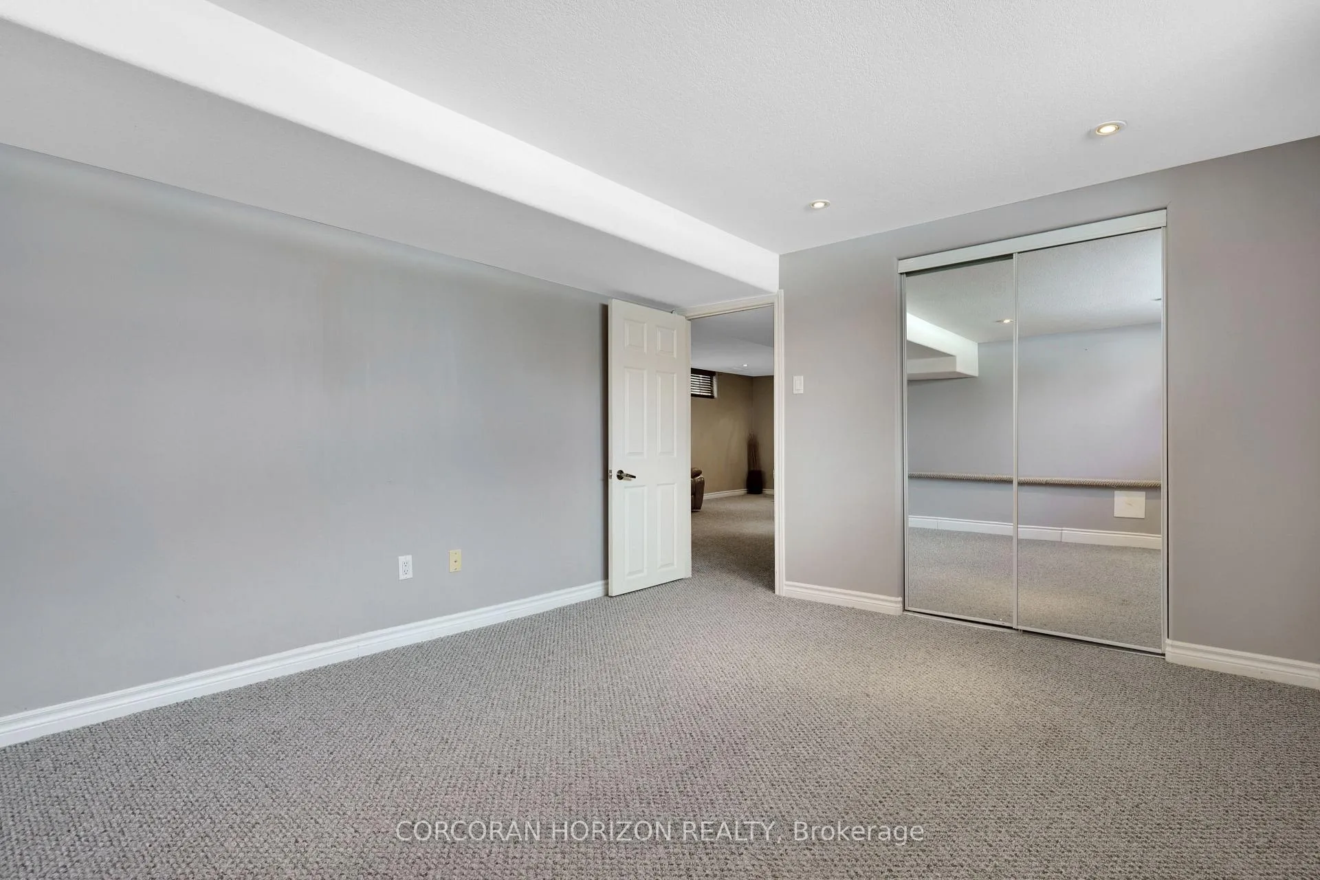 Photo 31 of 69 Eagen Drive, Kitchener — HOMEH