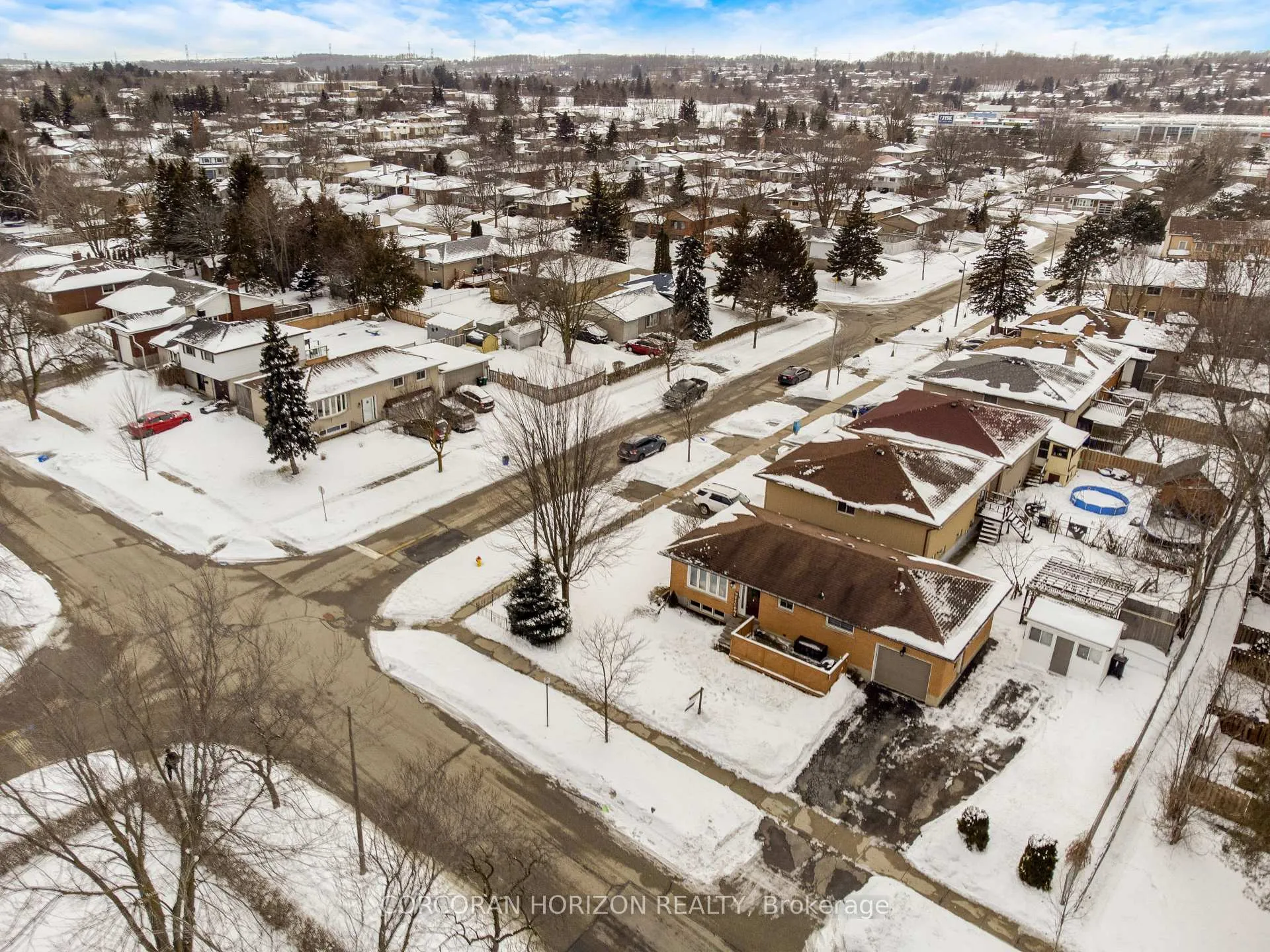 Photo 40 of 69 Eagen Drive, Kitchener — HOMEH