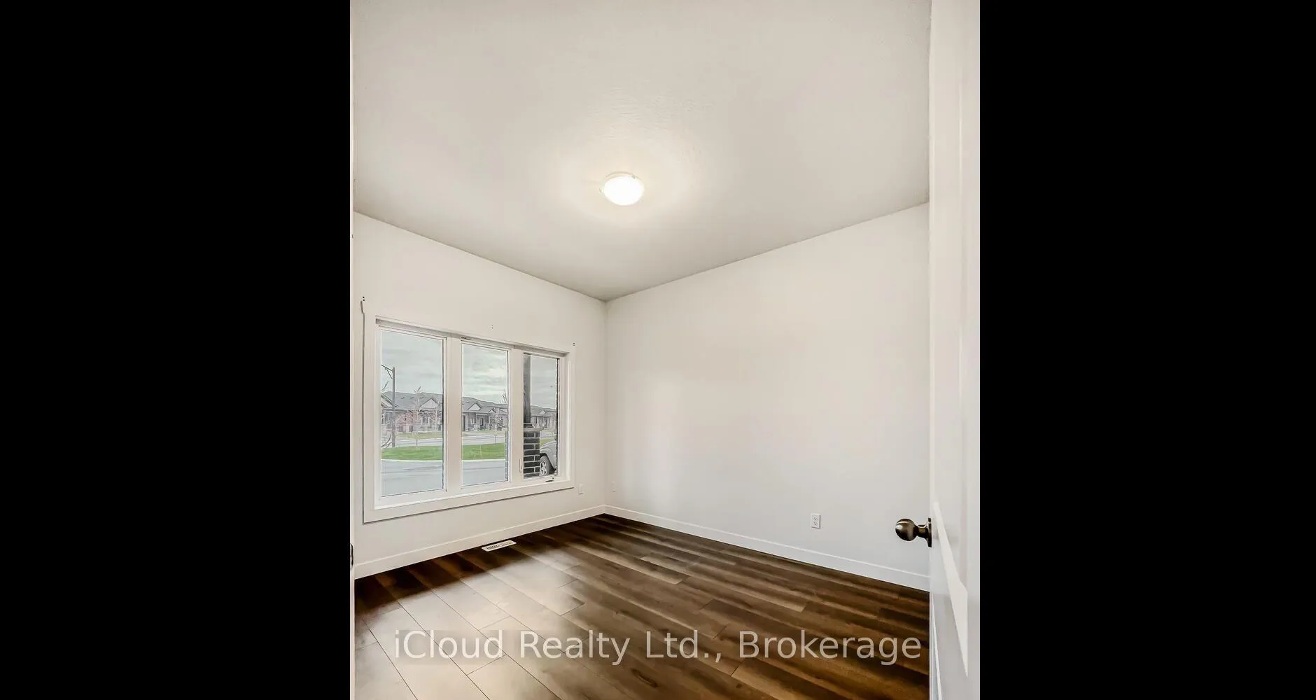 Photo 11 of 28 Gray Fox Lane, Norfolk, Simcoe — HOMEH