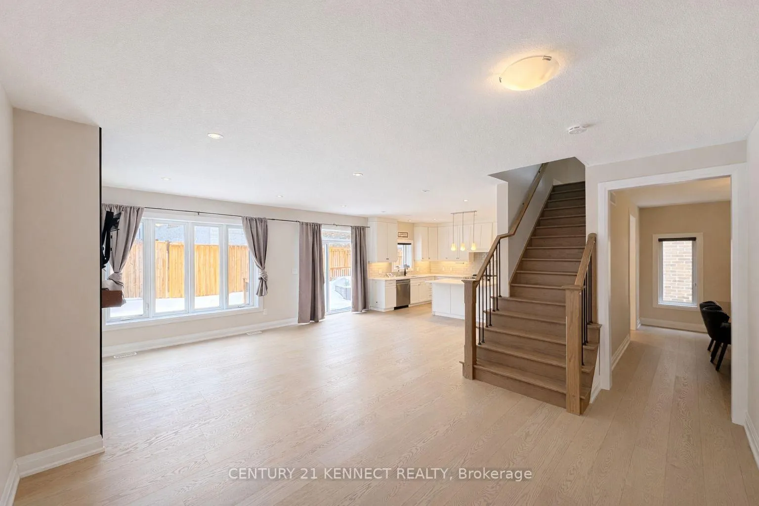 Photo 4 of 325 Sedgewood Street, Kitchener — HOMEH