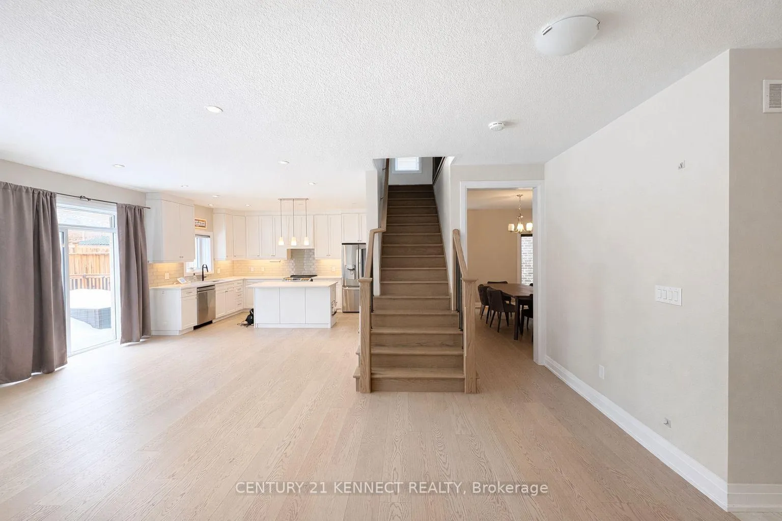Photo 5 of 325 Sedgewood Street, Kitchener — HOMEH