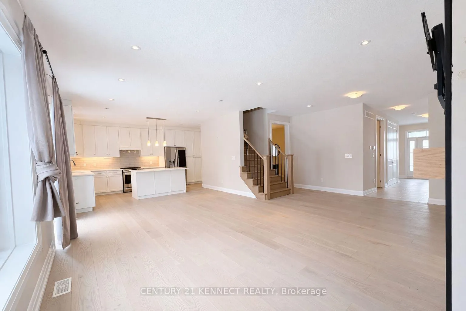Photo 6 of 325 Sedgewood Street, Kitchener — HOMEH