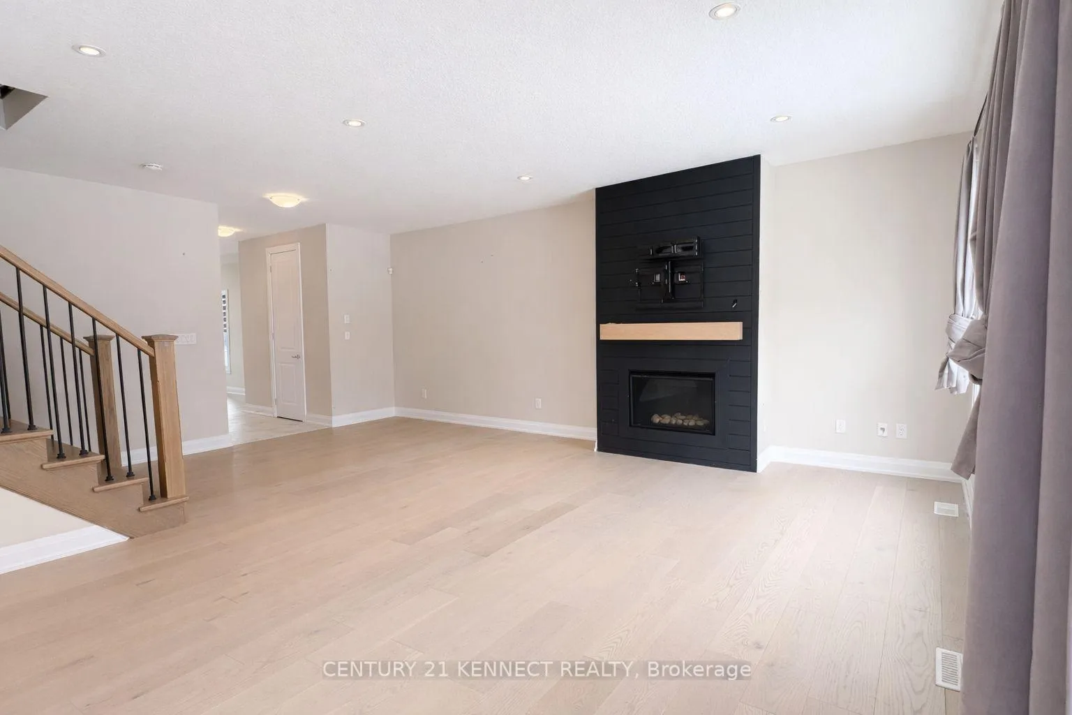 Photo 7 of 325 Sedgewood Street, Kitchener — HOMEH