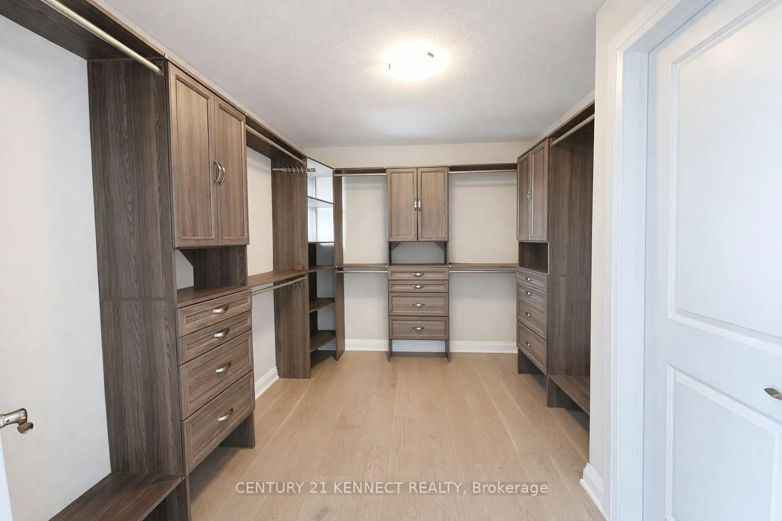 Photo 15 of 325 Sedgewood Street, Kitchener — HOMEH