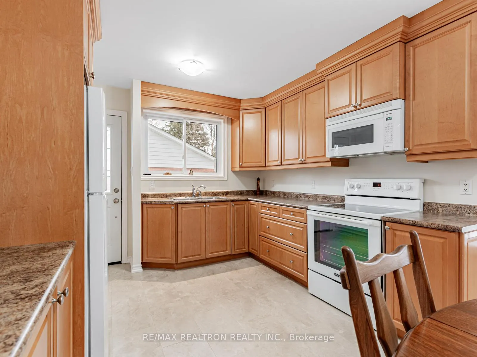 Photo 11 of 37 Glass Drive, Aurora, Aurora Highlands — HOMEH