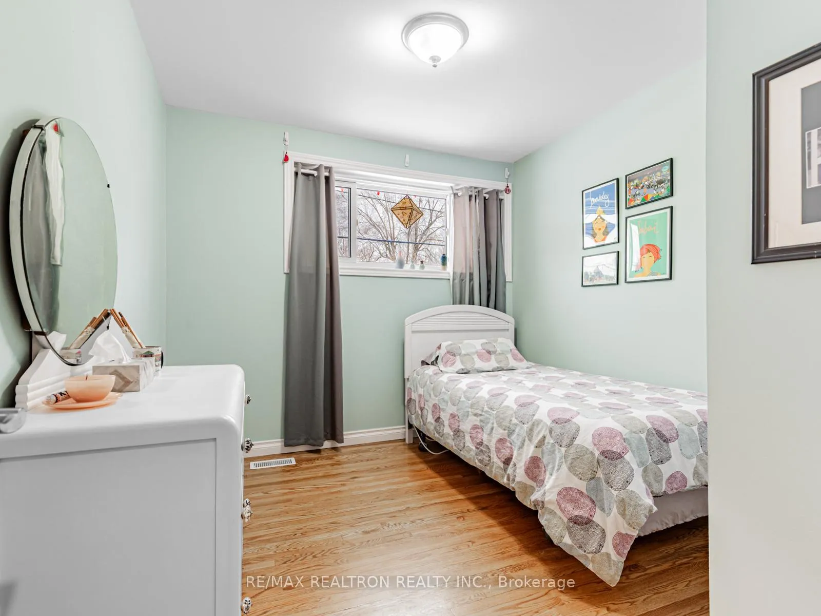 Photo 15 of 37 Glass Drive, Aurora, Aurora Highlands — HOMEH