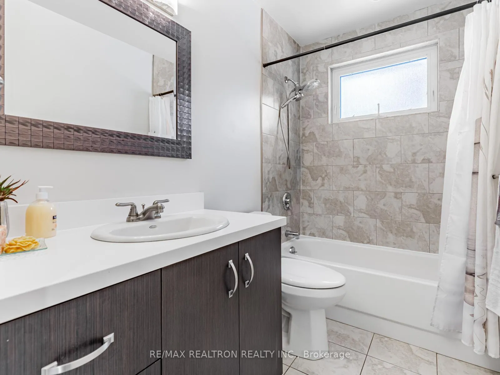 Photo 18 of 37 Glass Drive, Aurora, Aurora Highlands — HOMEH