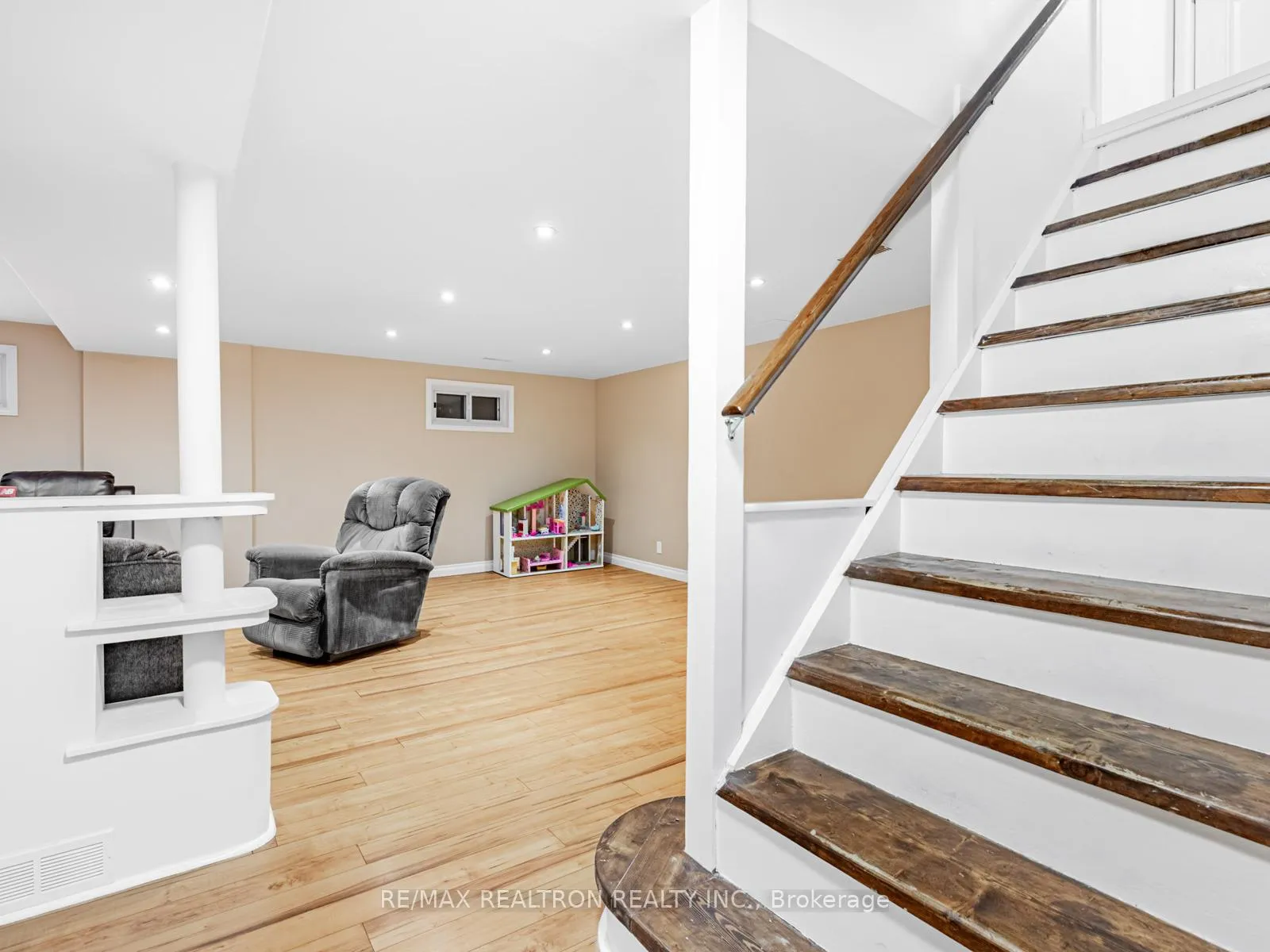 Photo 19 of 37 Glass Drive, Aurora, Aurora Highlands — HOMEH