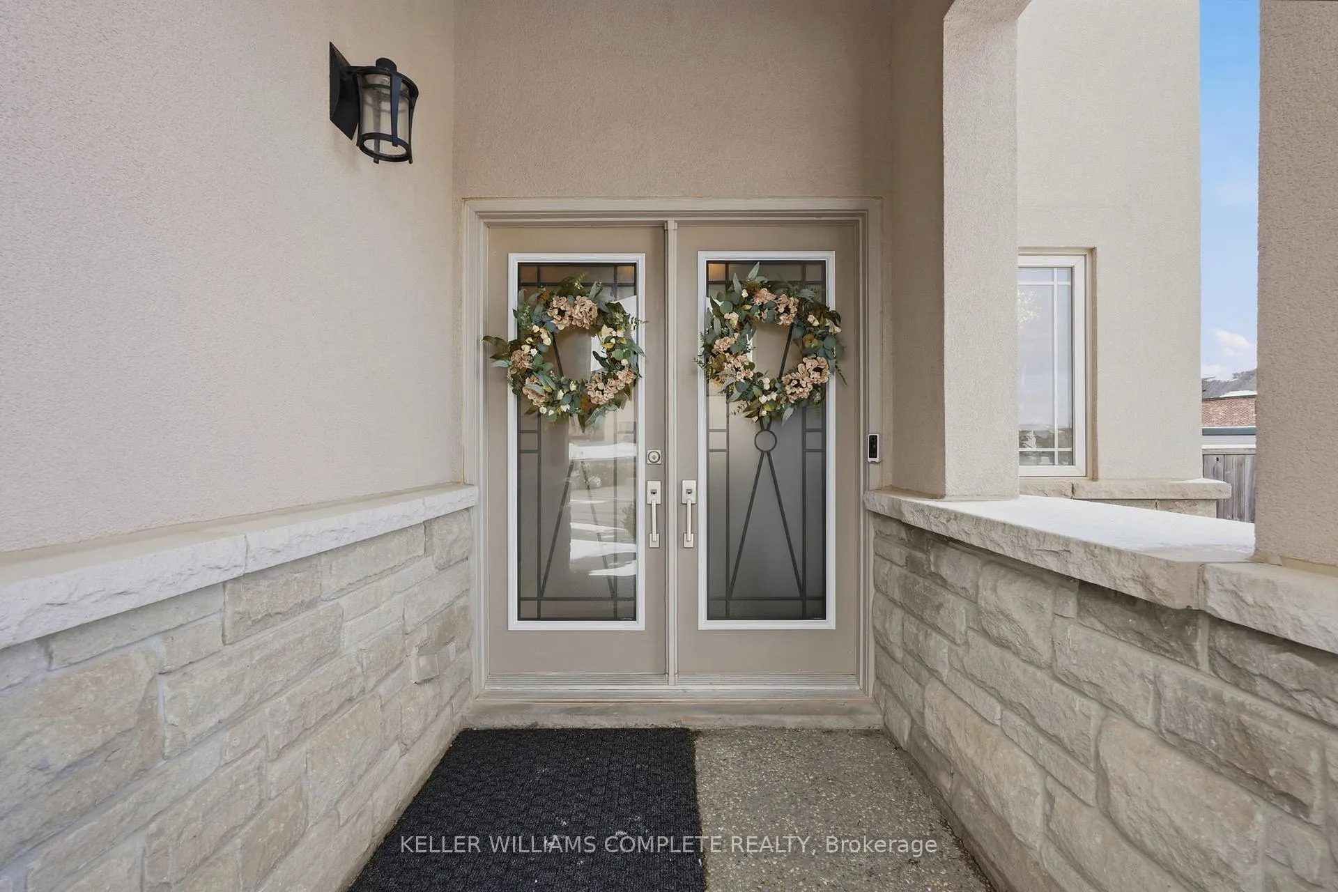 Photo 2 of 163 Garinger Crescent, Hamilton, Binbrook — HOMEH