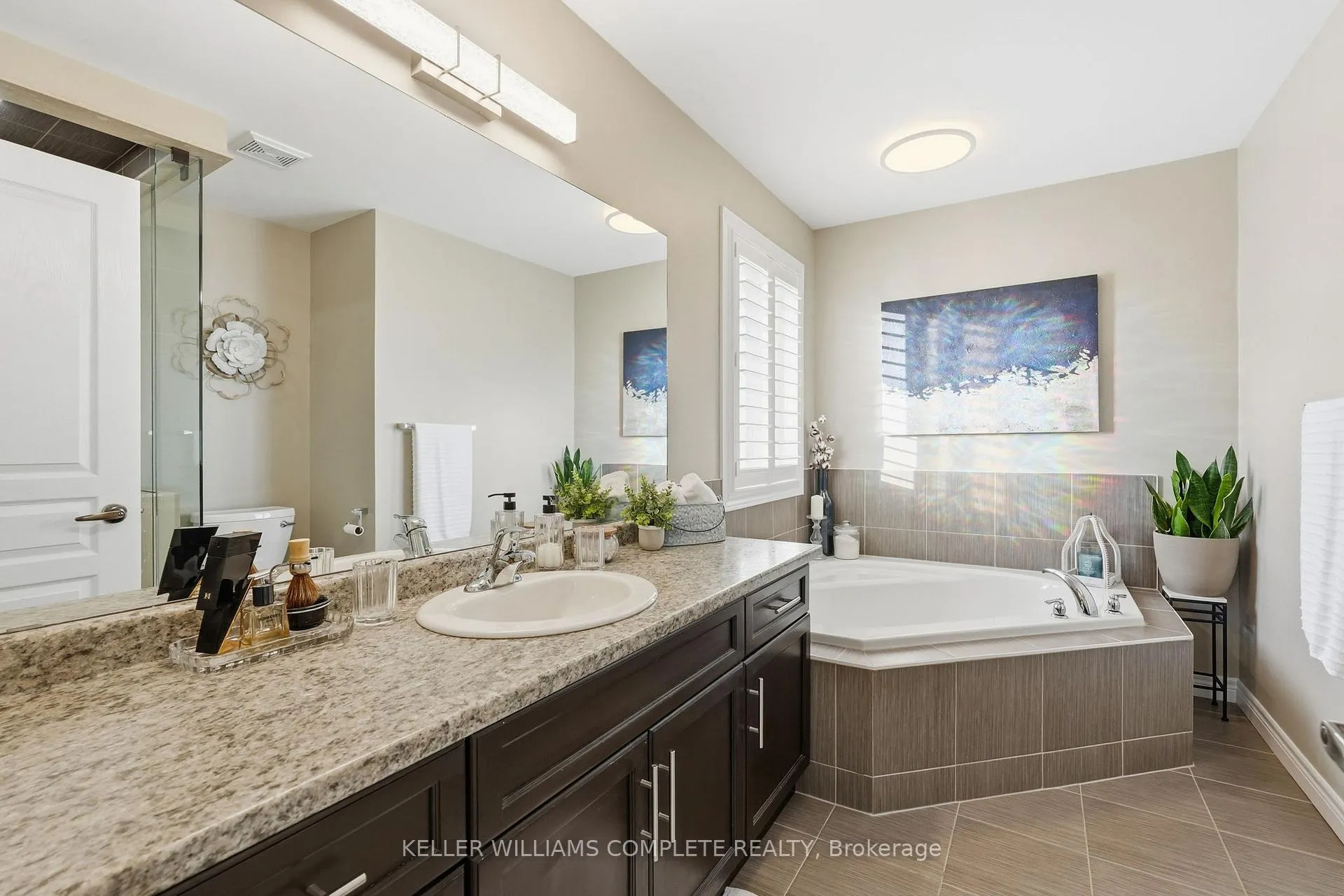 Photo 15 of 163 Garinger Crescent, Hamilton, Binbrook — HOMEH