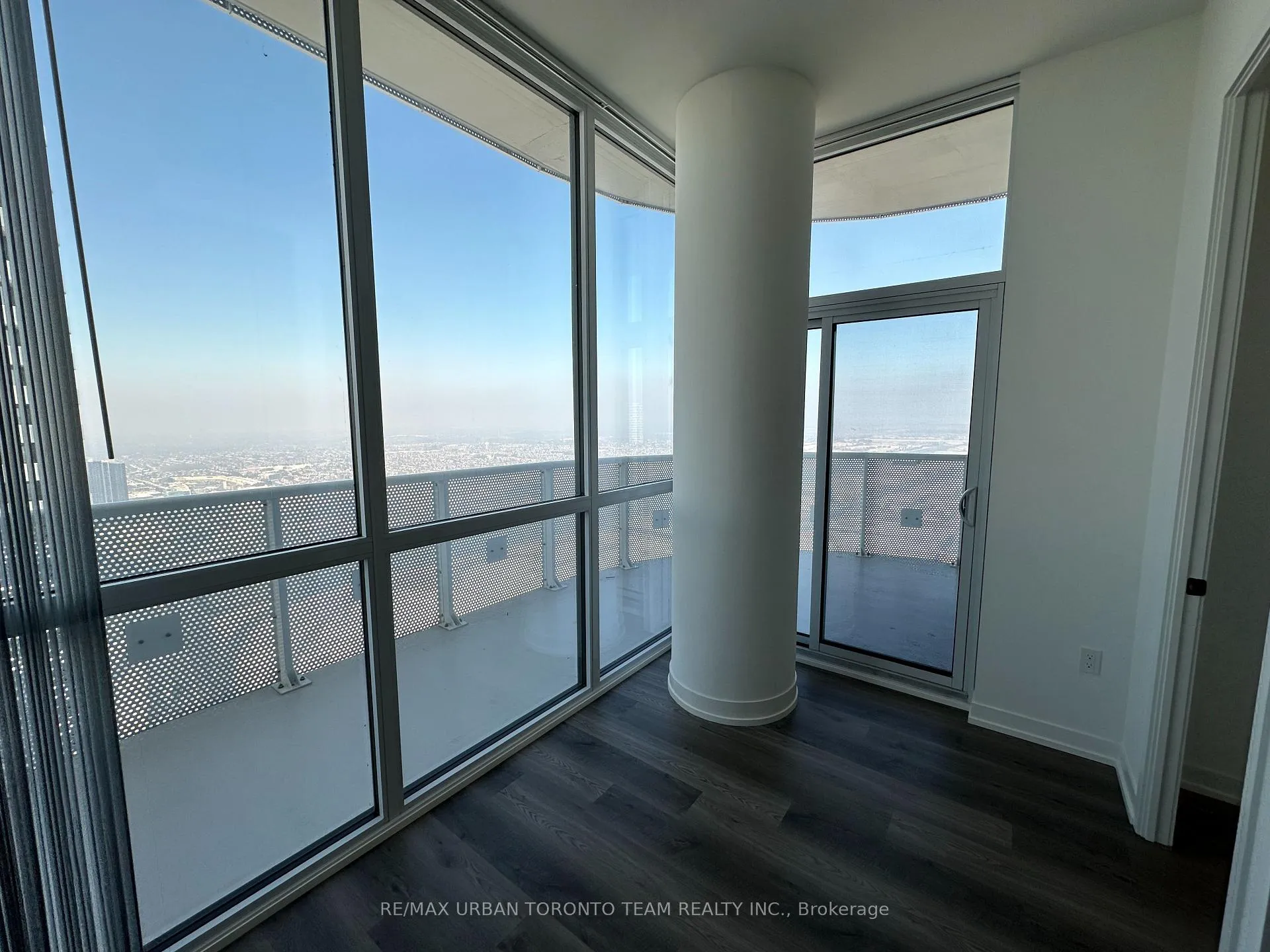 Photo 5 of Unit PH102, 8 Interchange Way, Vaughan, Vaughan Corporate Centre — HOMEH