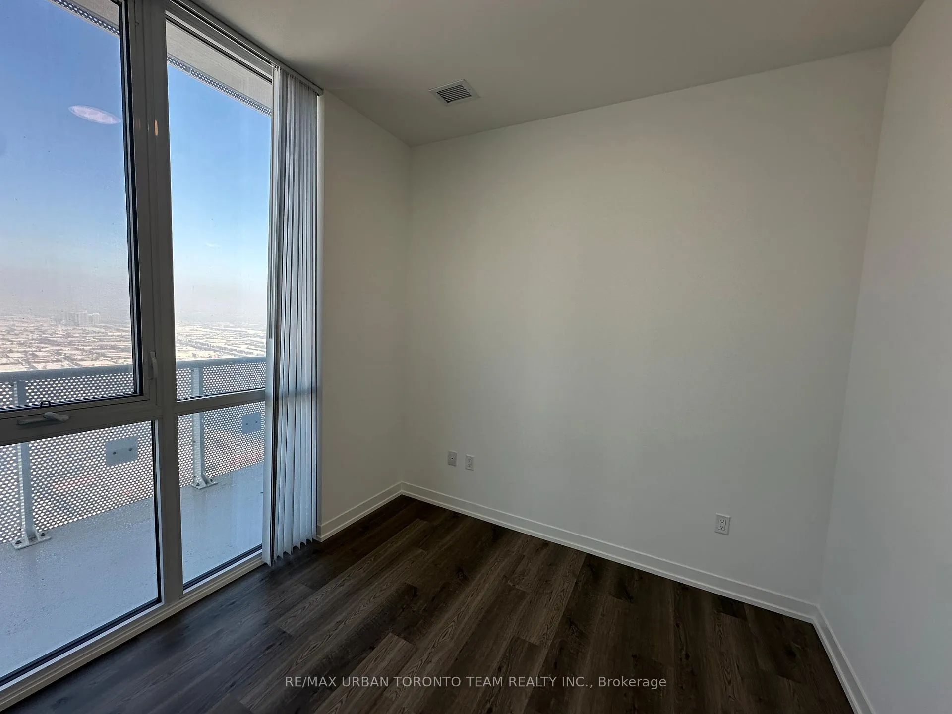 Photo 6 of Unit PH102, 8 Interchange Way, Vaughan, Vaughan Corporate Centre — HOMEH