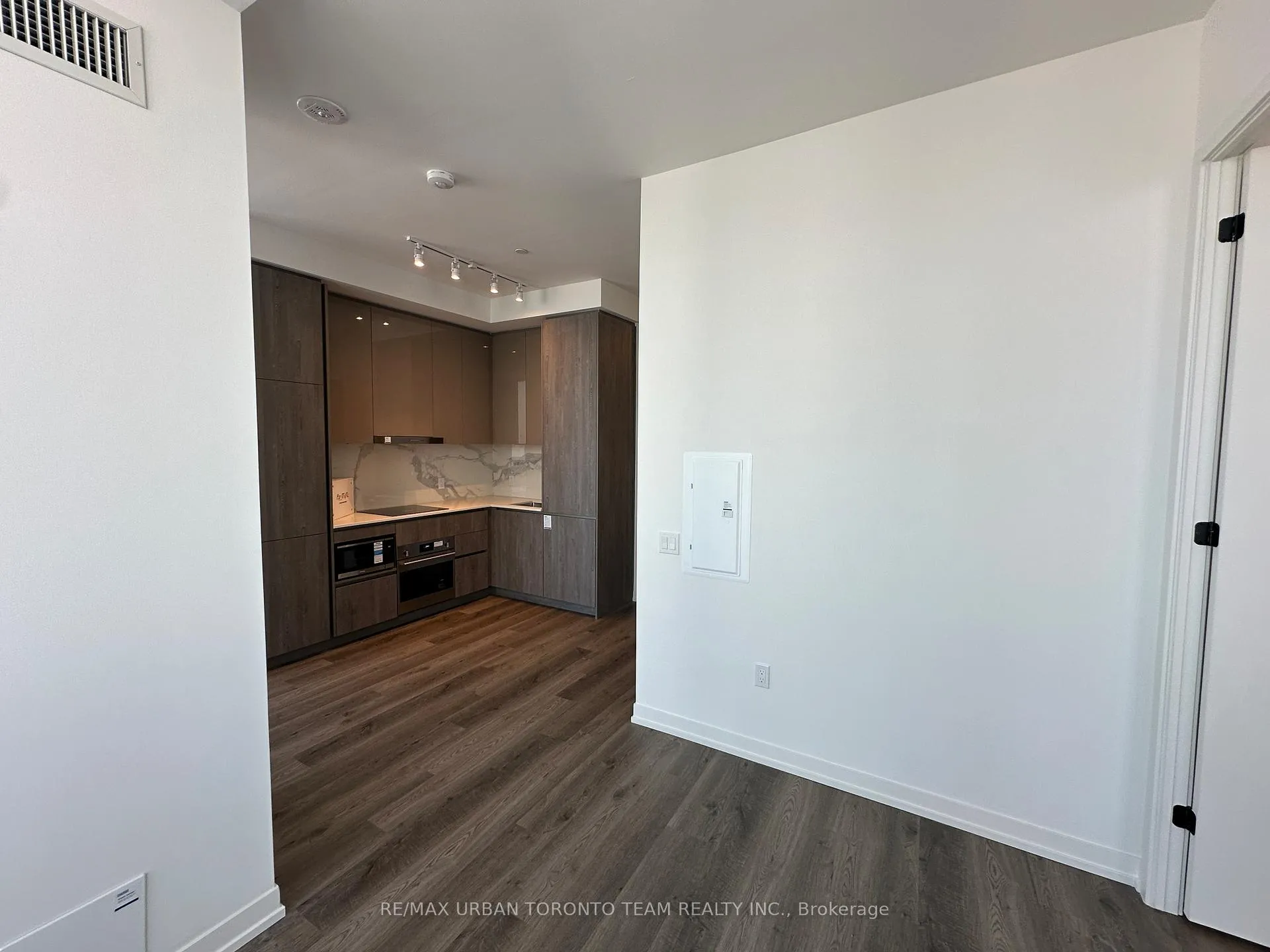 Photo 10 of Unit PH102, 8 Interchange Way, Vaughan, Vaughan Corporate Centre — HOMEH