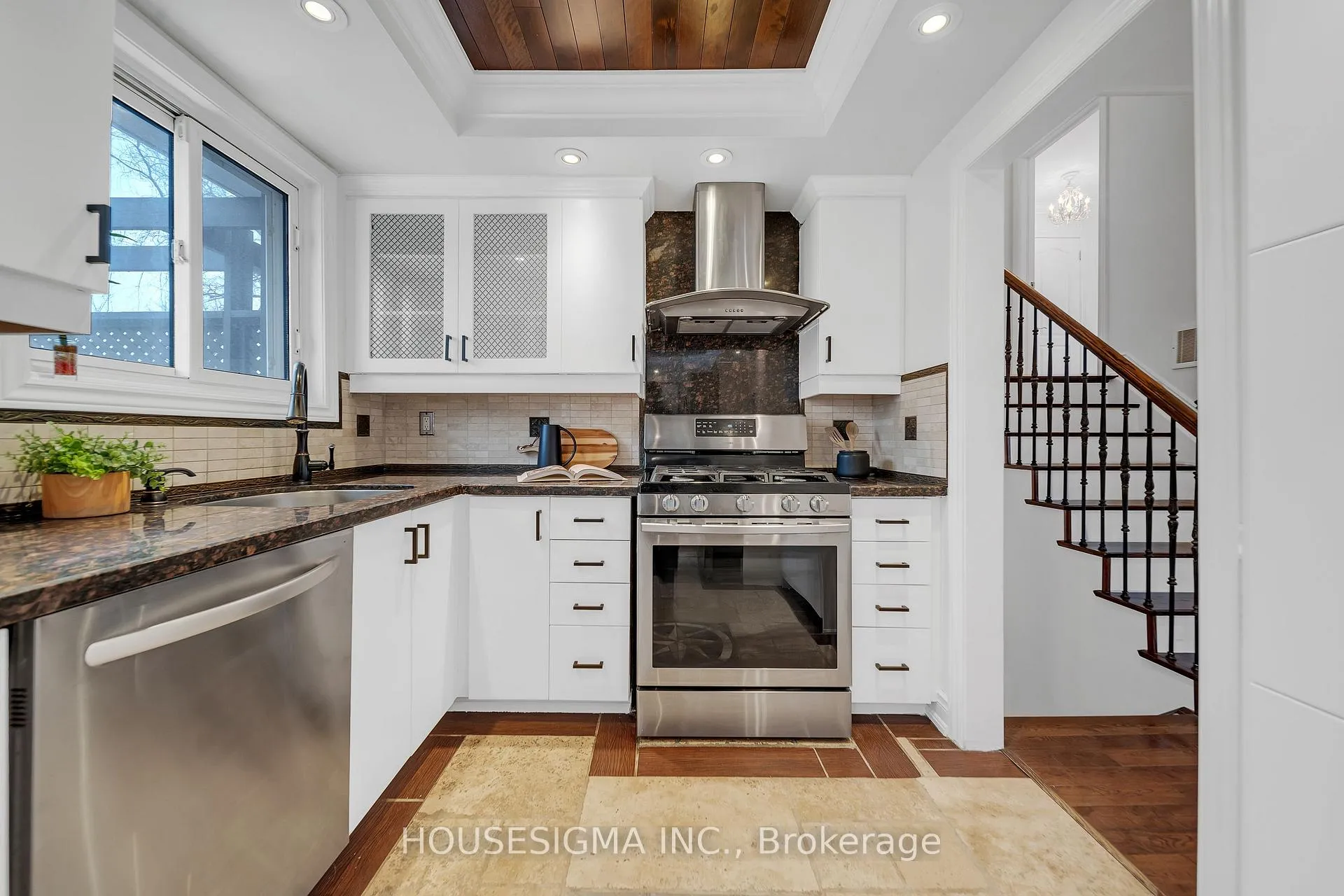 Photo 13 of 808 Krosno Boulevard, Pickering, Bay Ridges — HOMEH