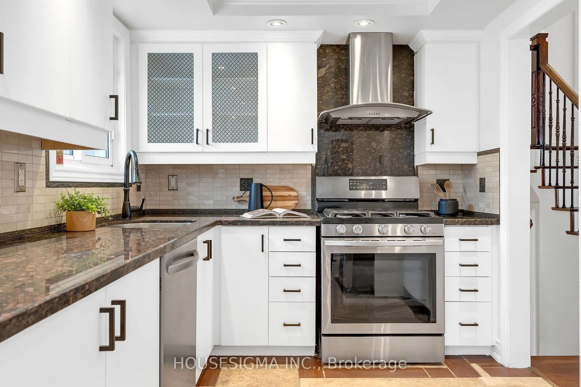 Photo 15 of 808 Krosno Boulevard, Pickering, Bay Ridges — HOMEH