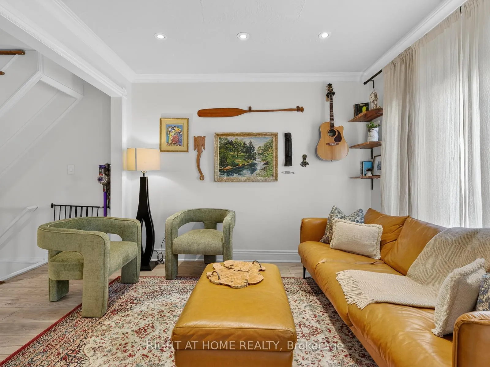 Photo 4 of 355 Caledonia Road, Toronto, Caledonia-Fairbank — HOMEH