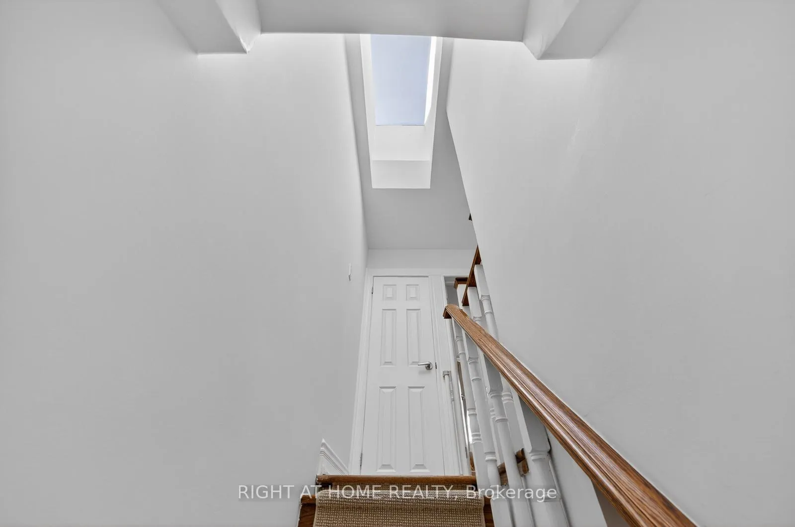 Photo 17 of 355 Caledonia Road, Toronto, Caledonia-Fairbank — HOMEH