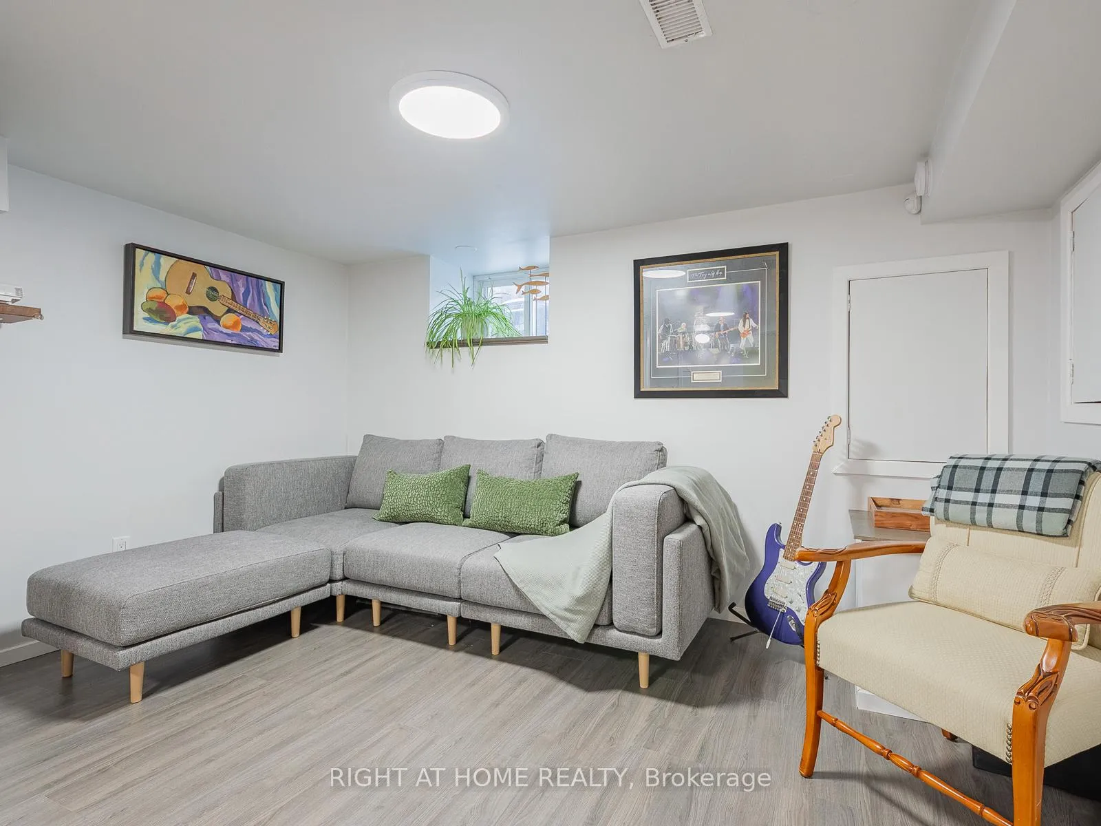 Photo 31 of 355 Caledonia Road, Toronto, Caledonia-Fairbank — HOMEH