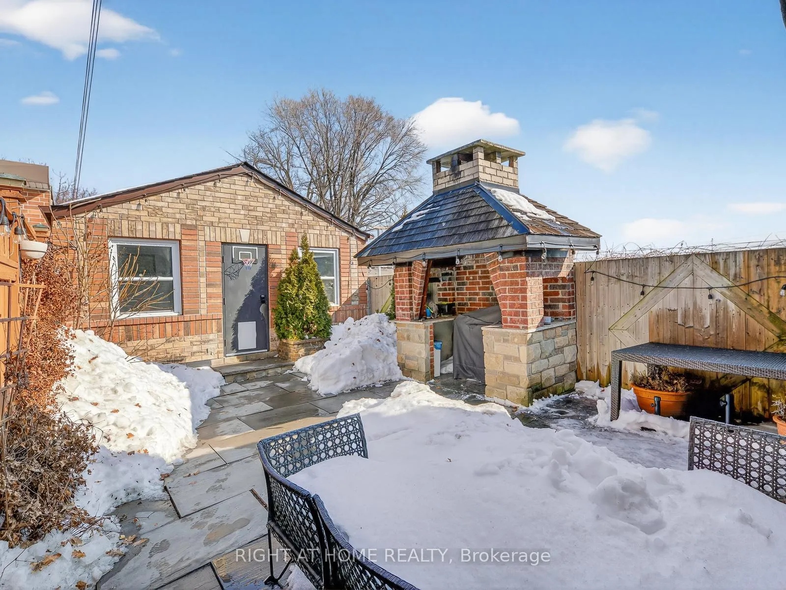 Photo 32 of 355 Caledonia Road, Toronto, Caledonia-Fairbank — HOMEH