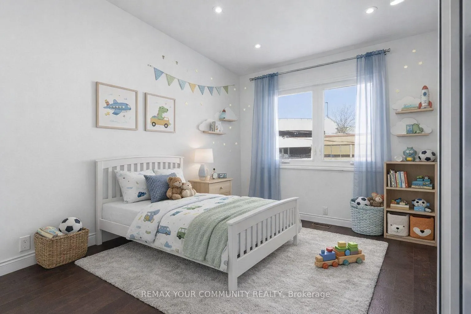 Photo 4 of 41 Berwick Avenue, Toronto, Yonge-Eglinton — HOMEH