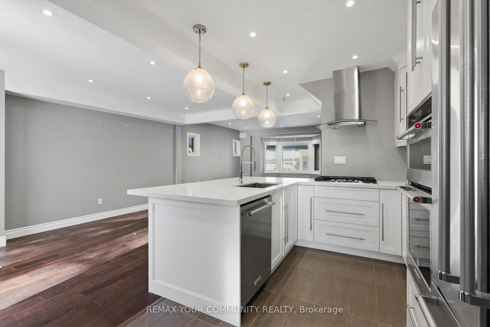 Photo 8 of 41 Berwick Avenue, Toronto, Yonge-Eglinton — HOMEH