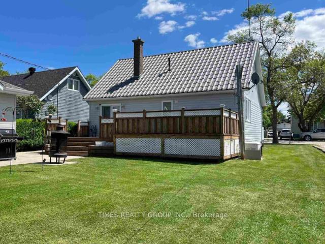 Photo 2 of 77 Dominion Avenue, Kapuskasing — HOMEH