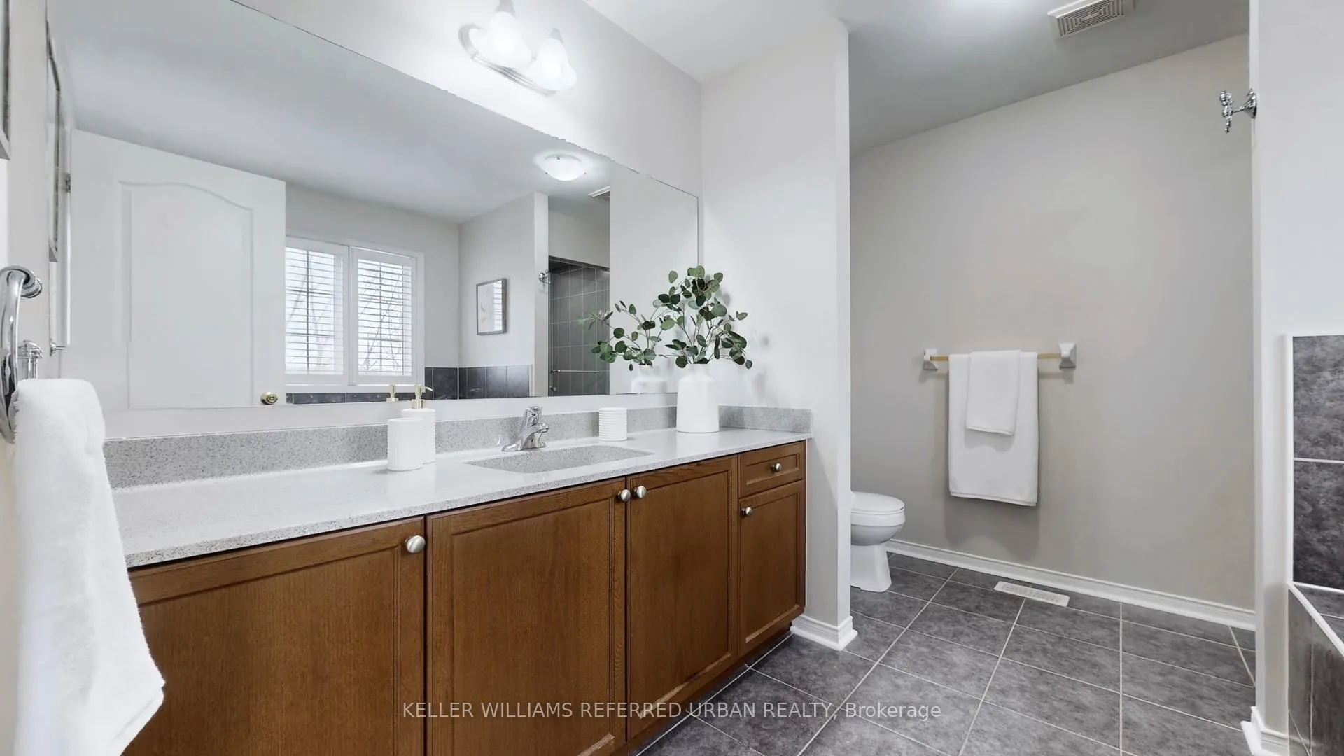 Photo 16 of 85 Decourcy-Ireland Circle, Ajax, Northeast Ajax — HOMEH