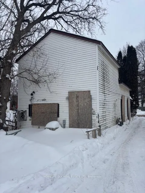 Photo 4 of 25 Montague Street, Smiths Falls — HOMEH