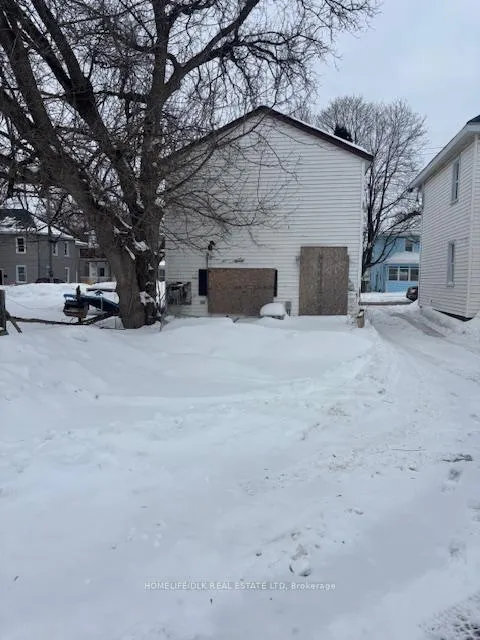 Photo 6 of 25 Montague Street, Smiths Falls — HOMEH