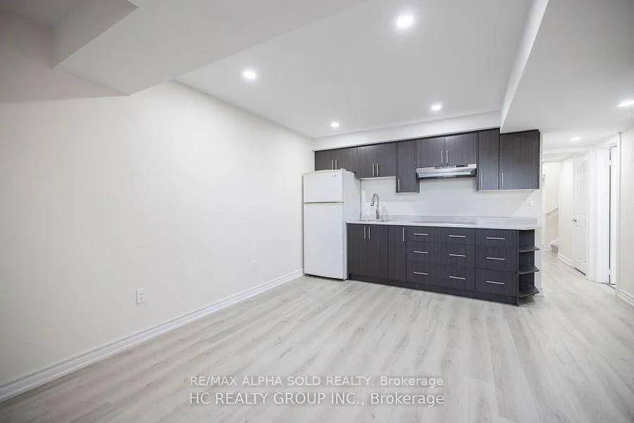 Front of Unit Bsmt, 35 Stockell Crescent