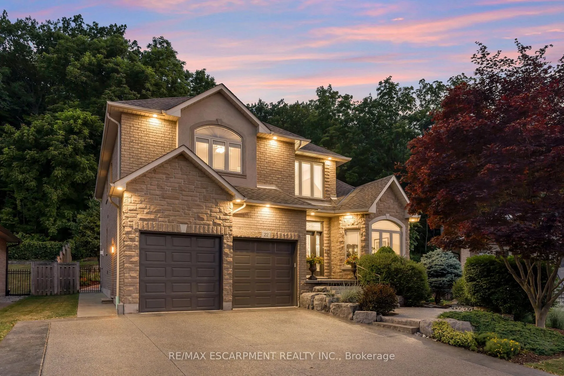 Photo 1 of 22 Shadeland Crescent, Hamilton, Stoney Creek — HOMEH