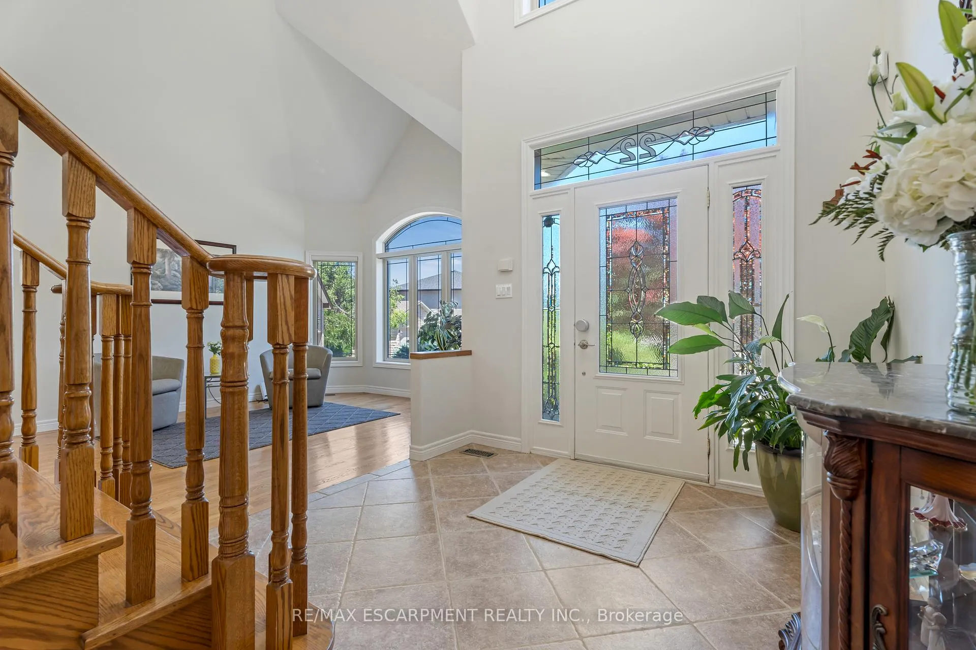 Photo 4 of 22 Shadeland Crescent, Hamilton, Stoney Creek — HOMEH