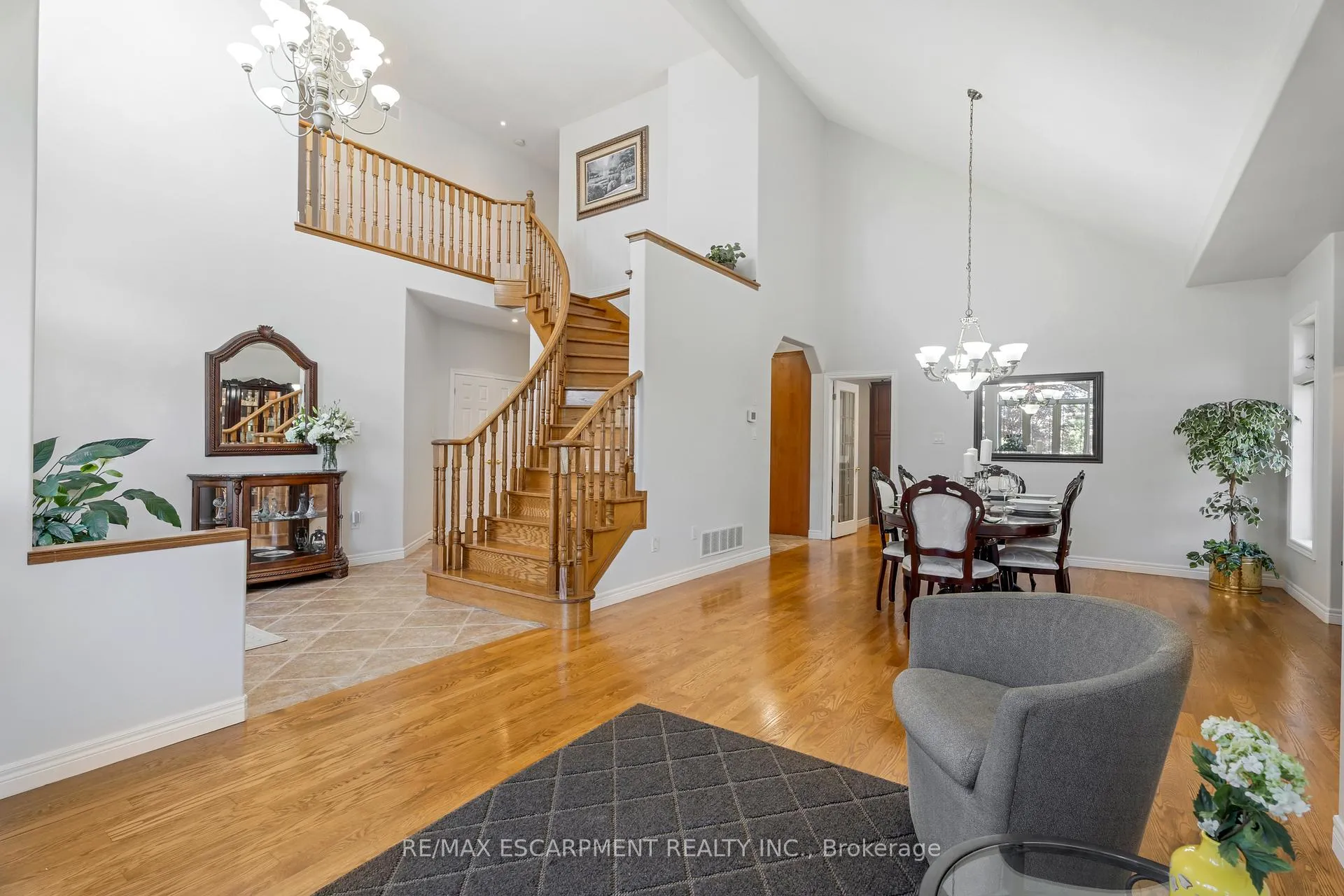 Photo 9 of 22 Shadeland Crescent, Hamilton, Stoney Creek — HOMEH