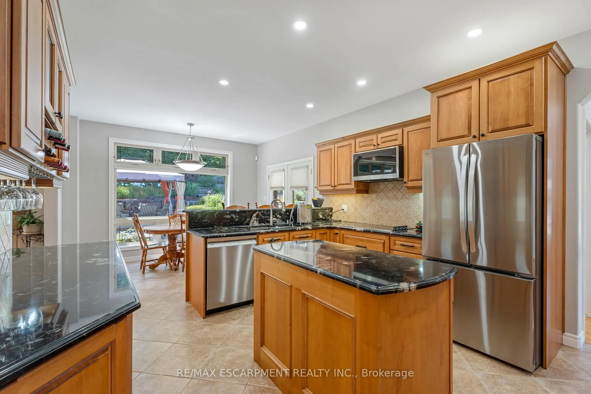 Photo 12 of 22 Shadeland Crescent, Hamilton, Stoney Creek — HOMEH