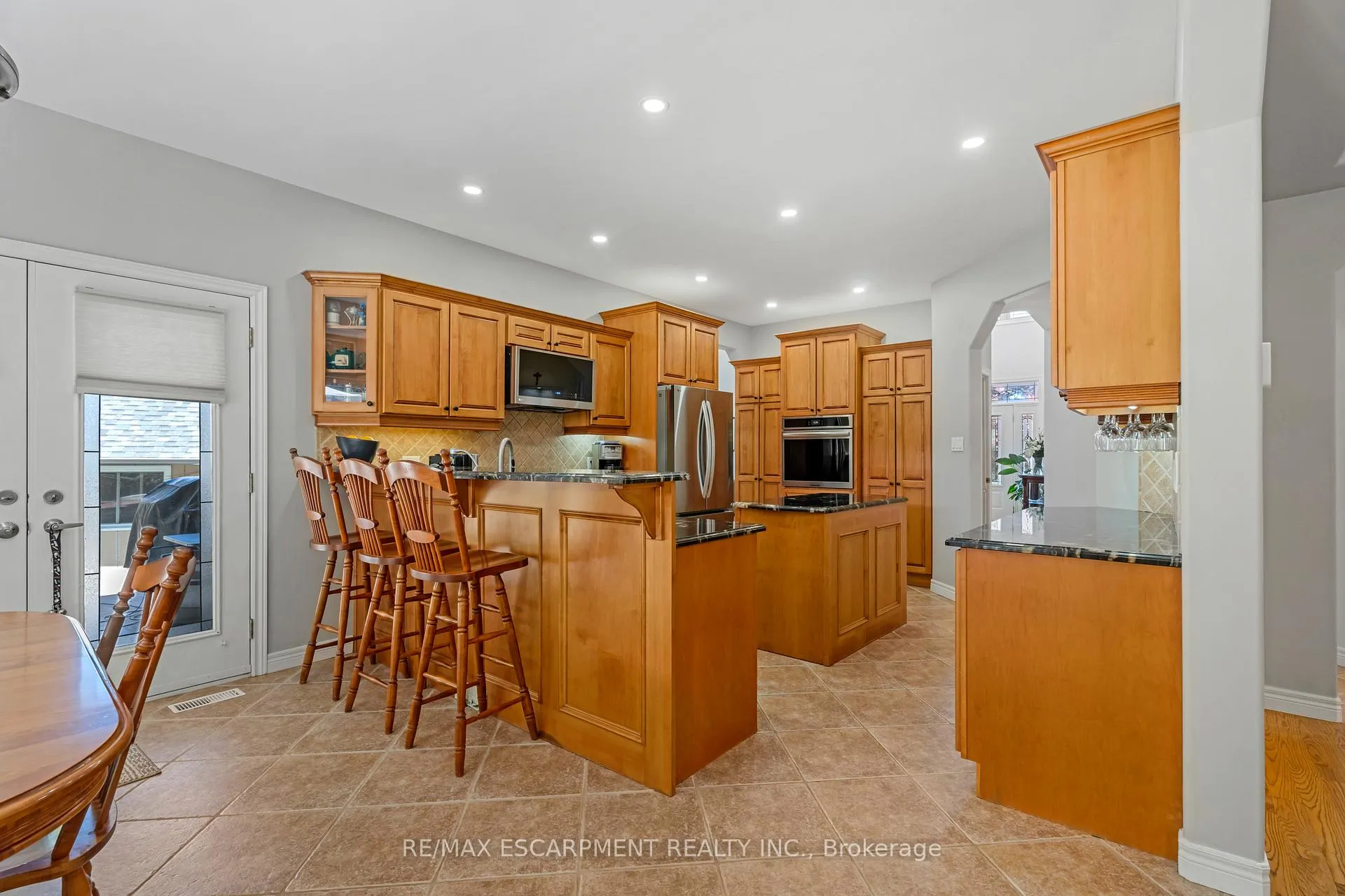 Photo 14 of 22 Shadeland Crescent, Hamilton, Stoney Creek — HOMEH