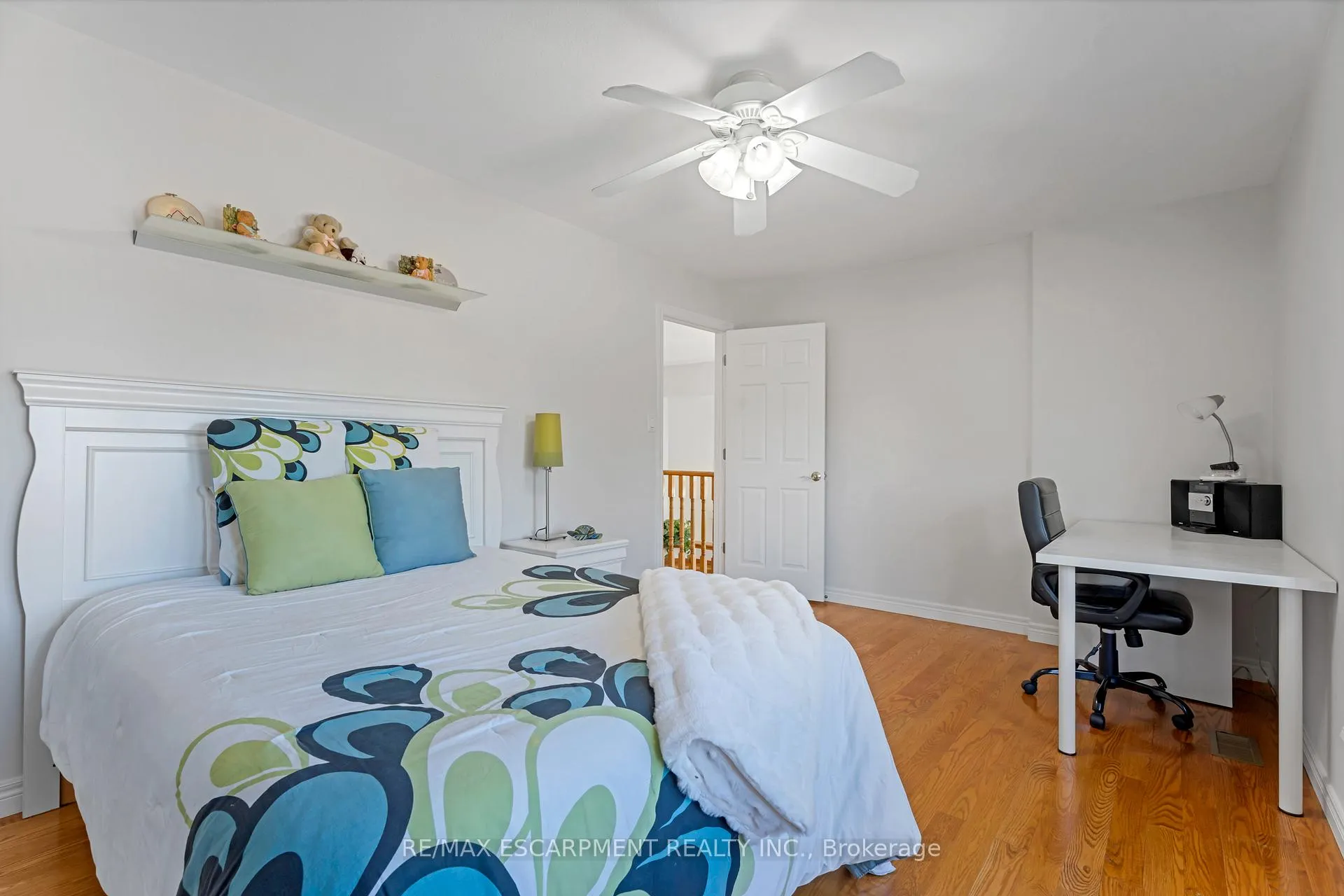 Photo 24 of 22 Shadeland Crescent, Hamilton, Stoney Creek — HOMEH