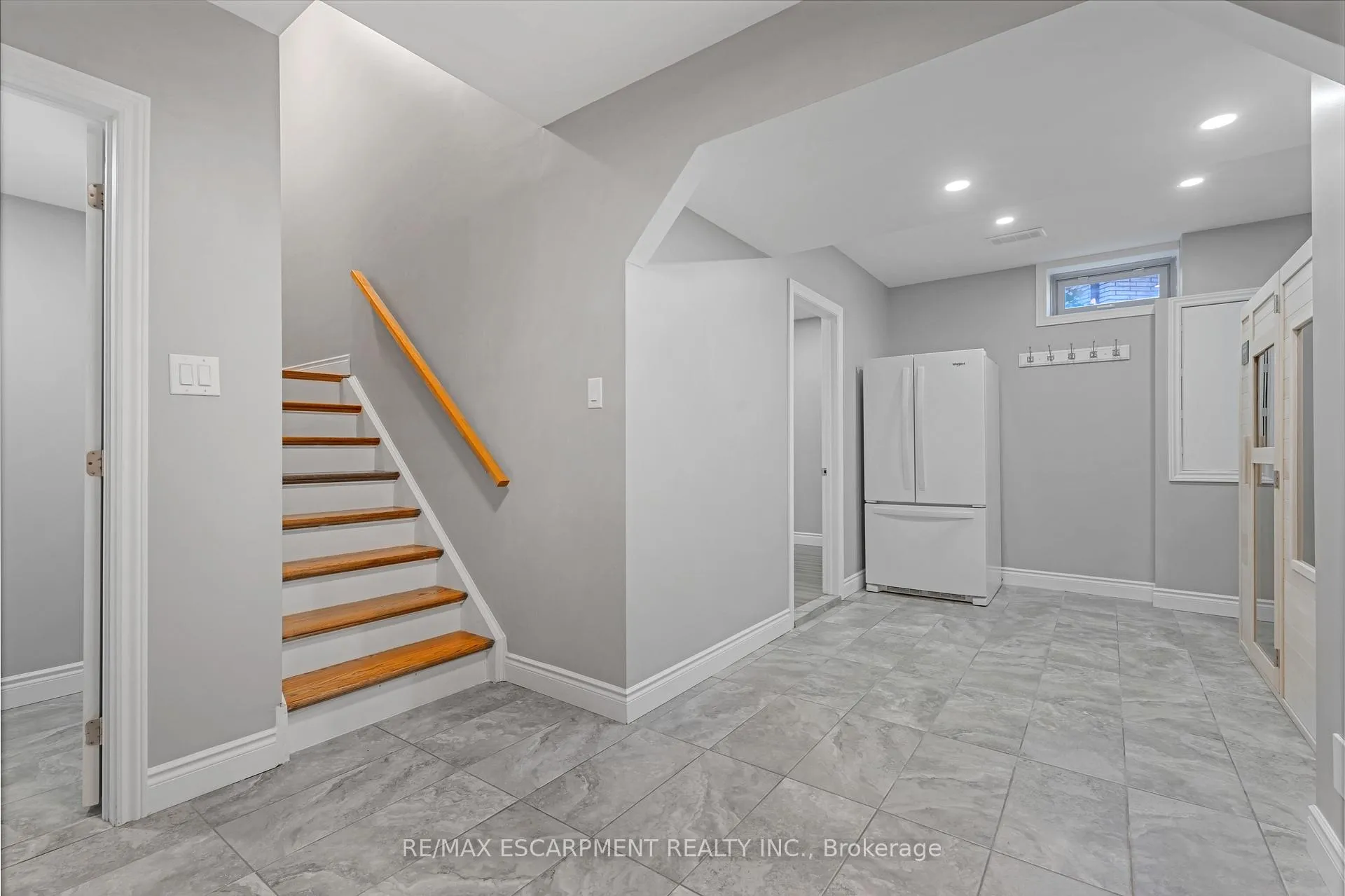 Photo 34 of 22 Shadeland Crescent, Hamilton, Stoney Creek — HOMEH