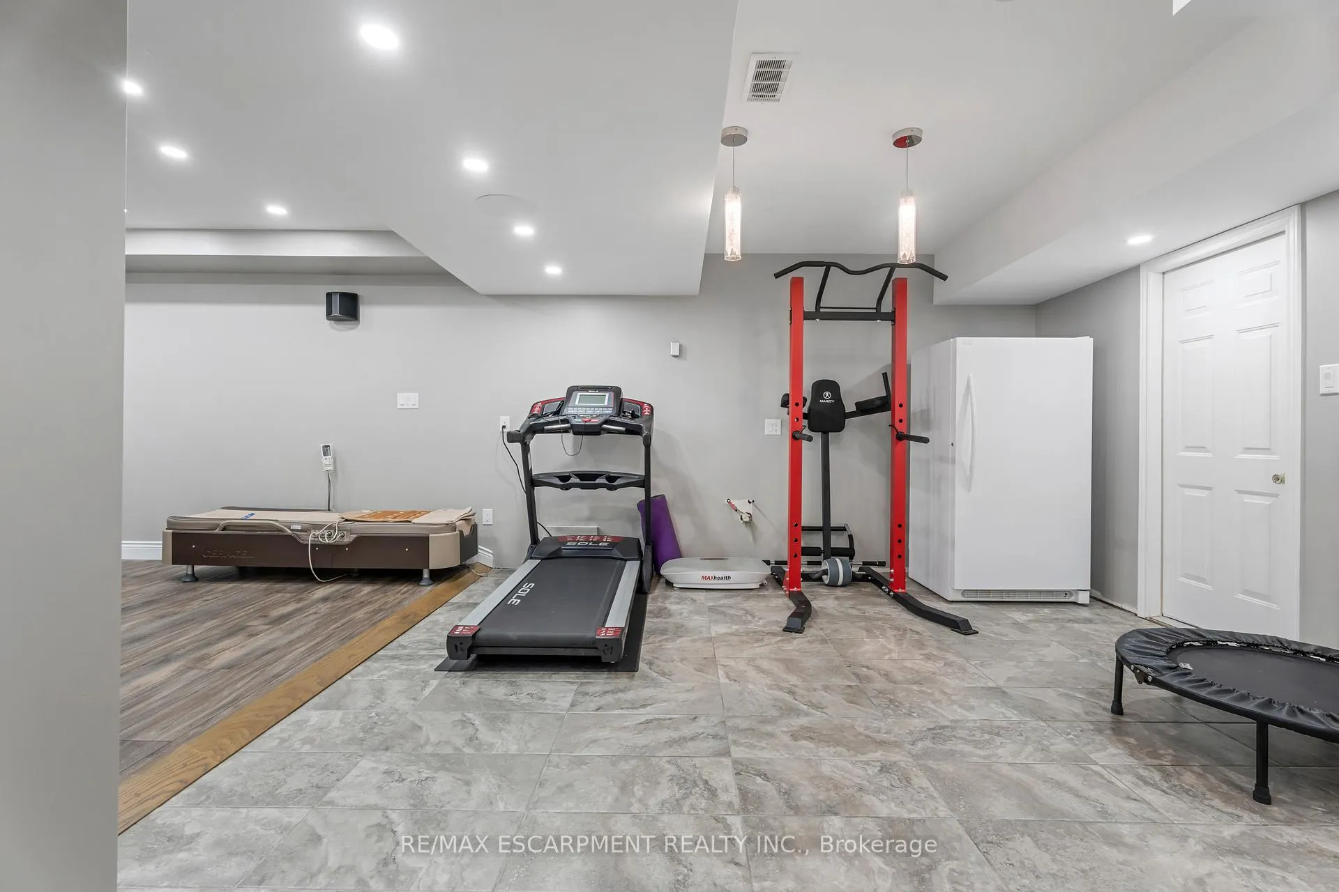 Photo 38 of 22 Shadeland Crescent, Hamilton, Stoney Creek — HOMEH
