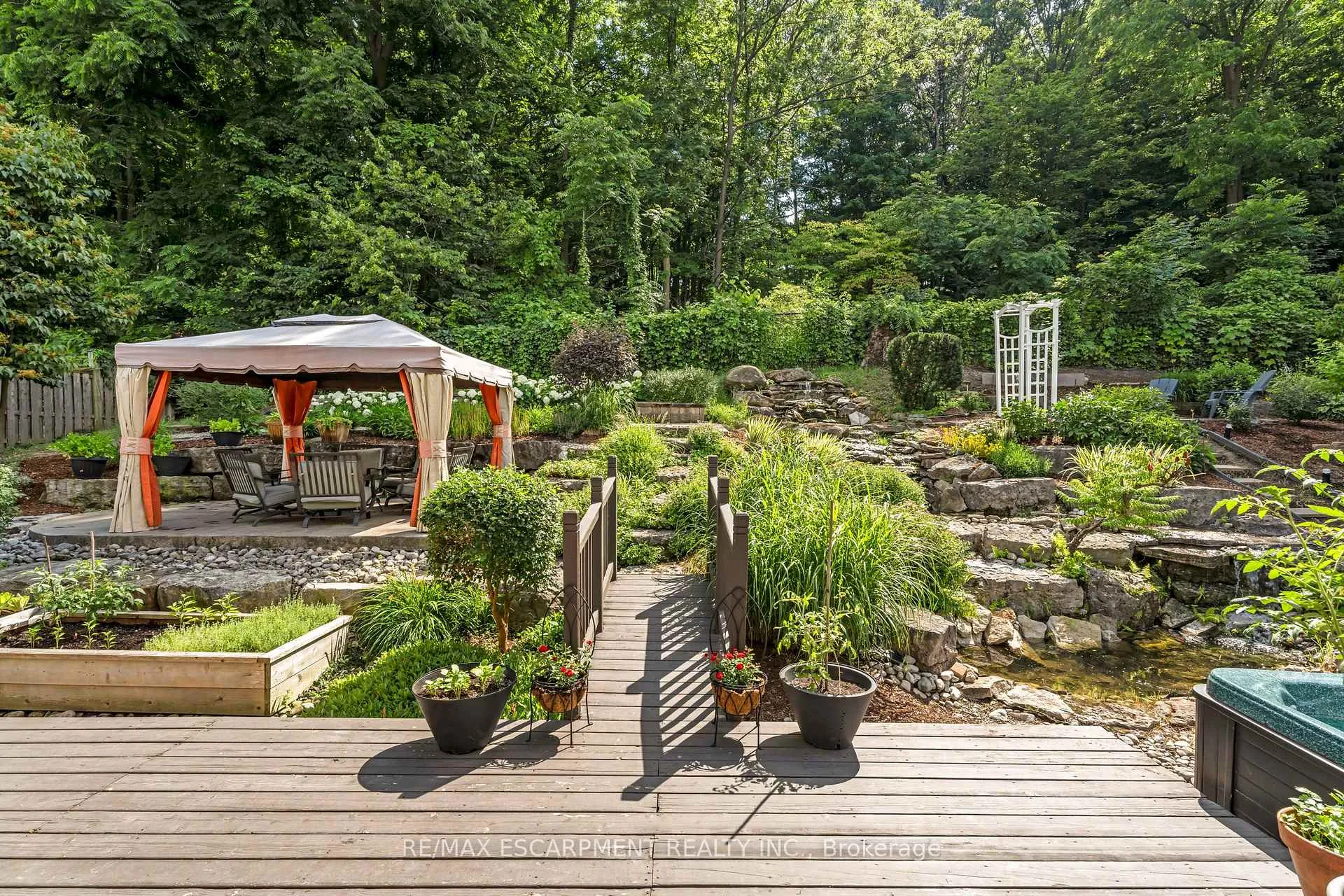 Photo 43 of 22 Shadeland Crescent, Hamilton, Stoney Creek — HOMEH
