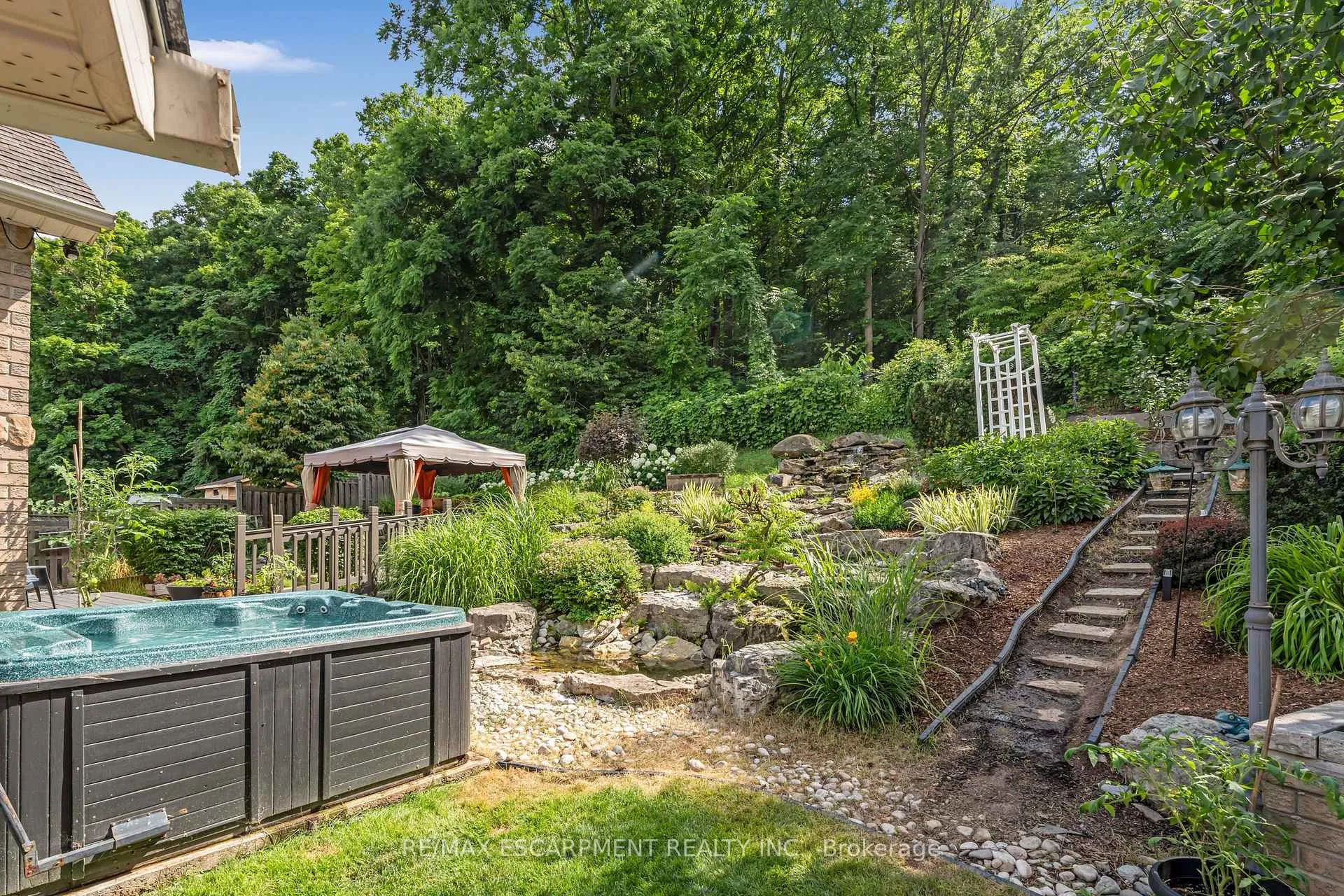Photo 44 of 22 Shadeland Crescent, Hamilton, Stoney Creek — HOMEH