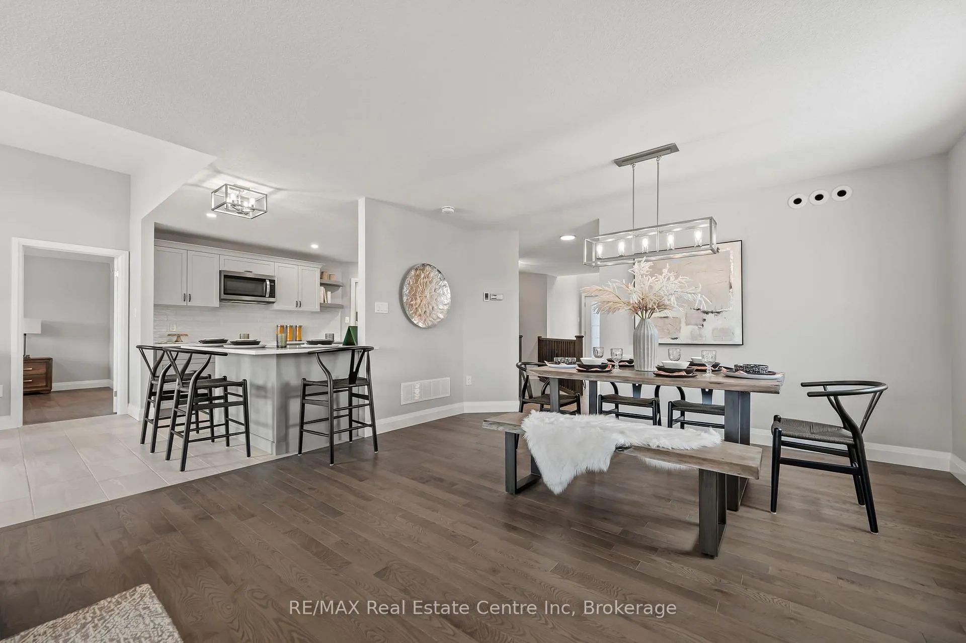 Photo 6 of 190 Bridge Crescent, Minto — HOMEH