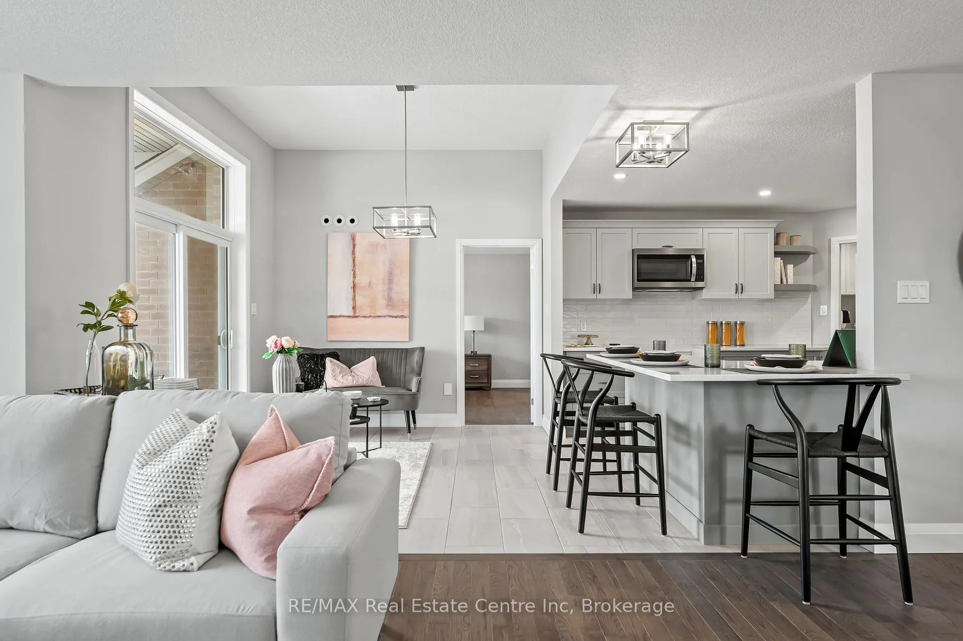 Photo 9 of 190 Bridge Crescent, Minto — HOMEH