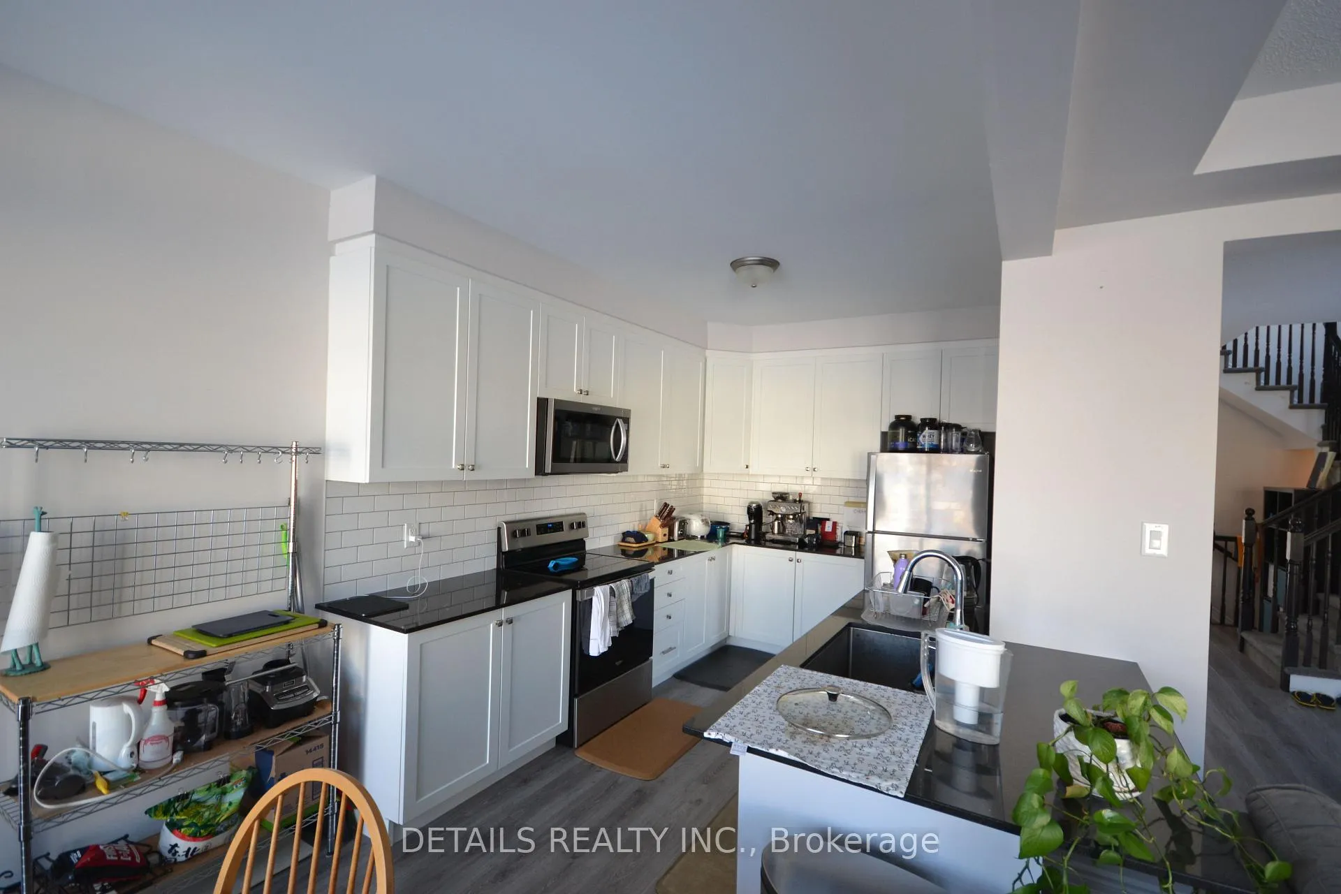 Photo 4 of 129 Pictou Crescent, Ottawa, Kanata - Emerald Meadows/Trailwest — HOMEH