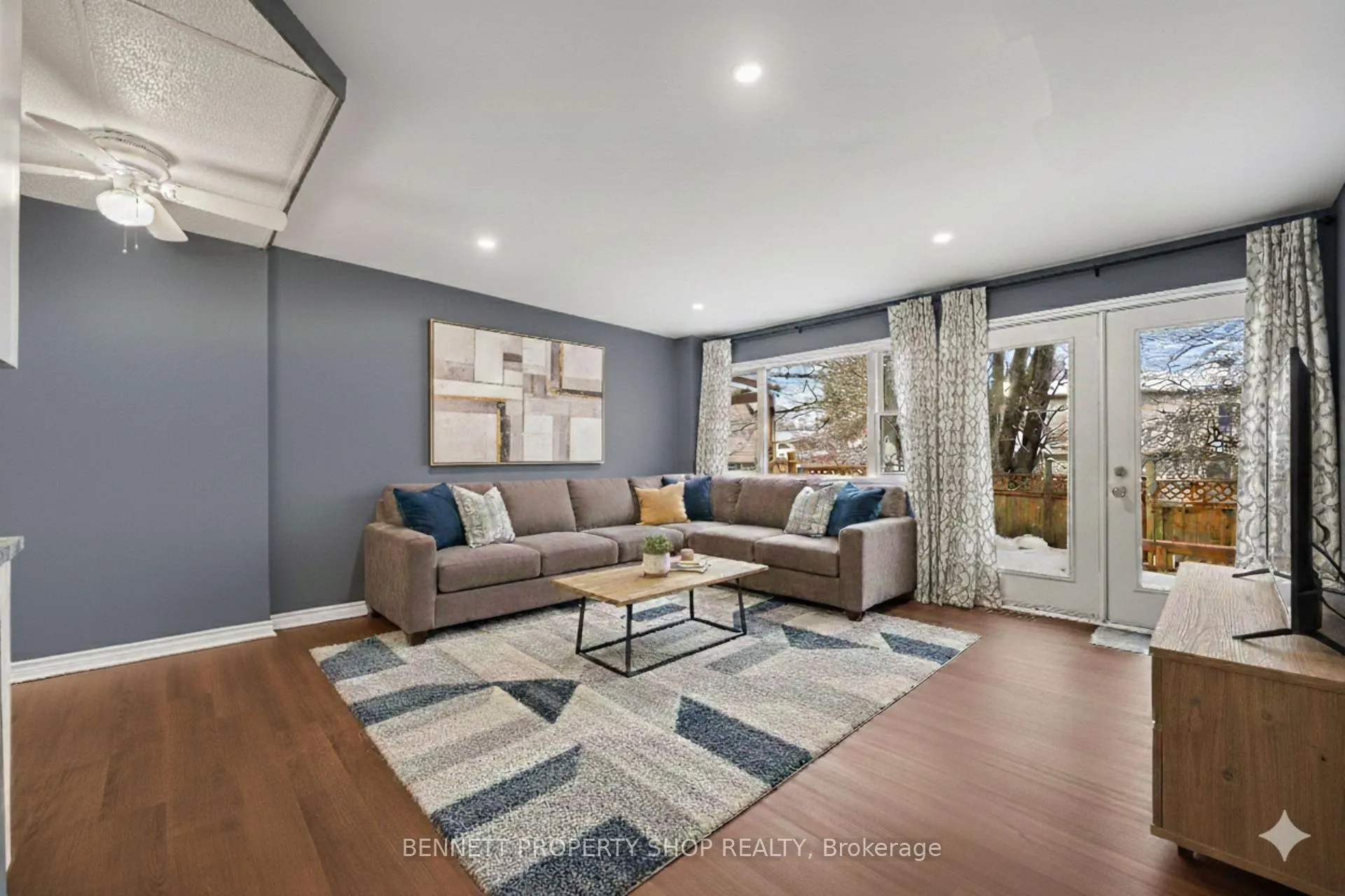 Photo 3 of 44 Tybalt Crescent, Ottawa, Westcliffe Estates — HOMEH