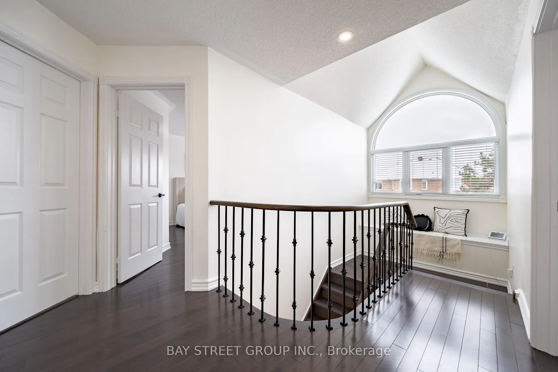 Photo 23 of 44 Hollingham Road, Markham, Unionville — HOMEH